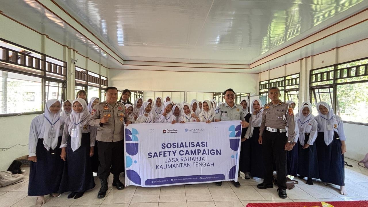Jasa Raharja Kalteng Bersama Satlantas Polres Kapuas Tanamkan Budaya Tertib Berlalu Lintas kepada Pelajar Jasa Raharja Kalteng Bersama Satlantas Polres Kapuas Tanamkan Budaya Tertib Berlalu Lintas kepada Pelajar