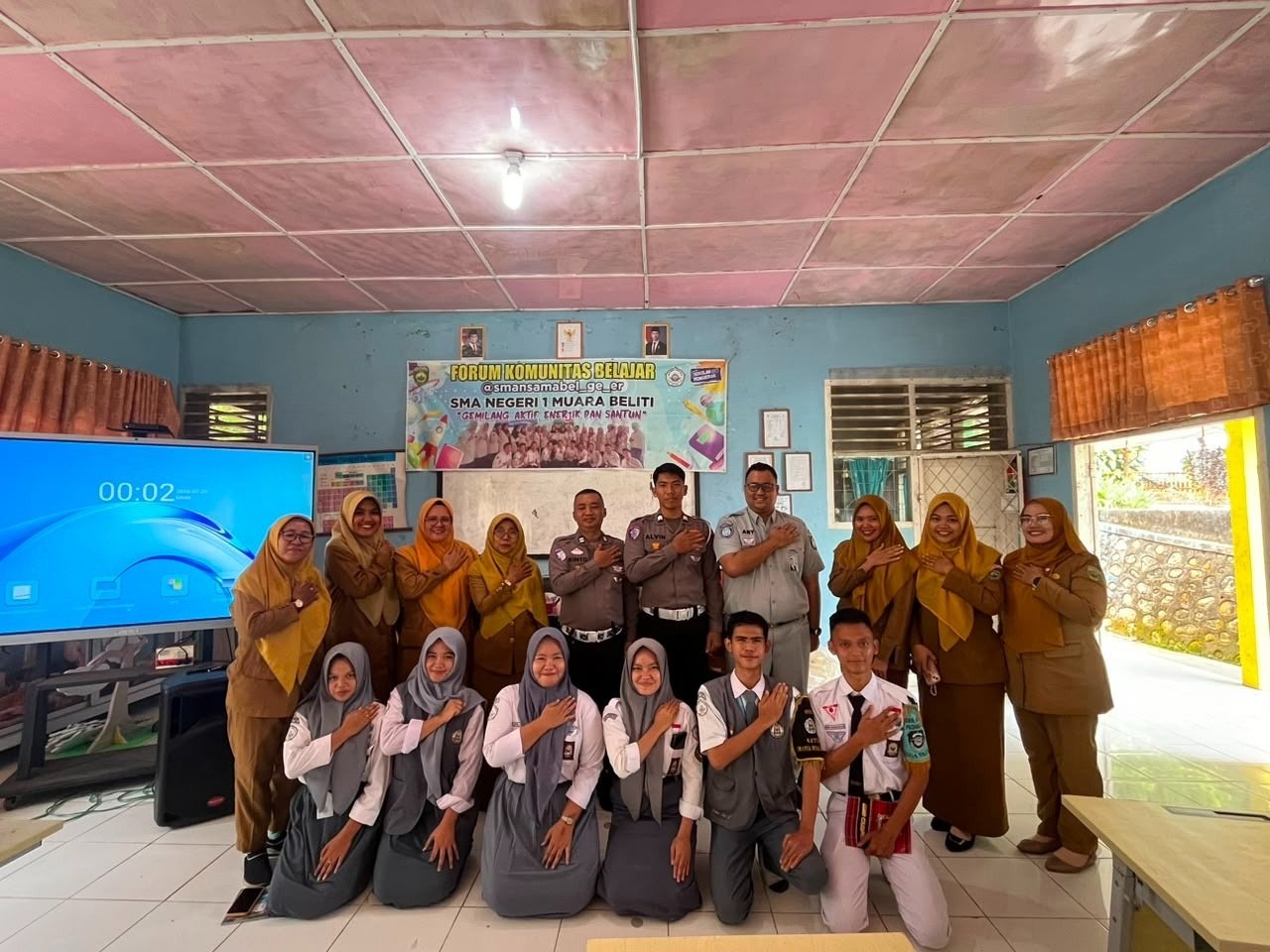 Jasa Raharja Bersama Mitra Gelar Program Pengajar Peduli Keselamatan Lalu Lintas di SMA Negeri 1 Muara Beliti