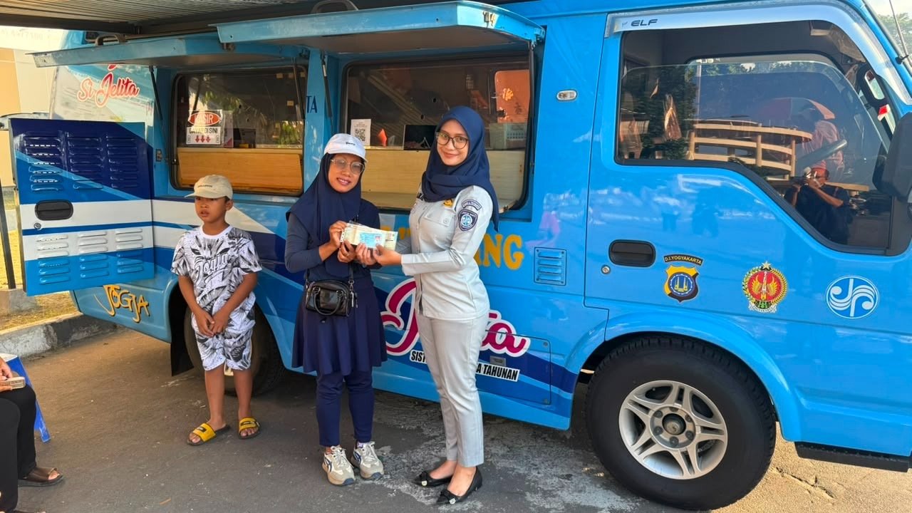 Samsat Sleman Hadirkan “Samsat on Sunday Morning”, Permudah Masyarakat Bayar PKB dan SWDKLLJ Samsat Sleman Hadirkan “Samsat on Sunday Morning”, Permudah Masyarakat Bayar PKB dan SWDKLLJ