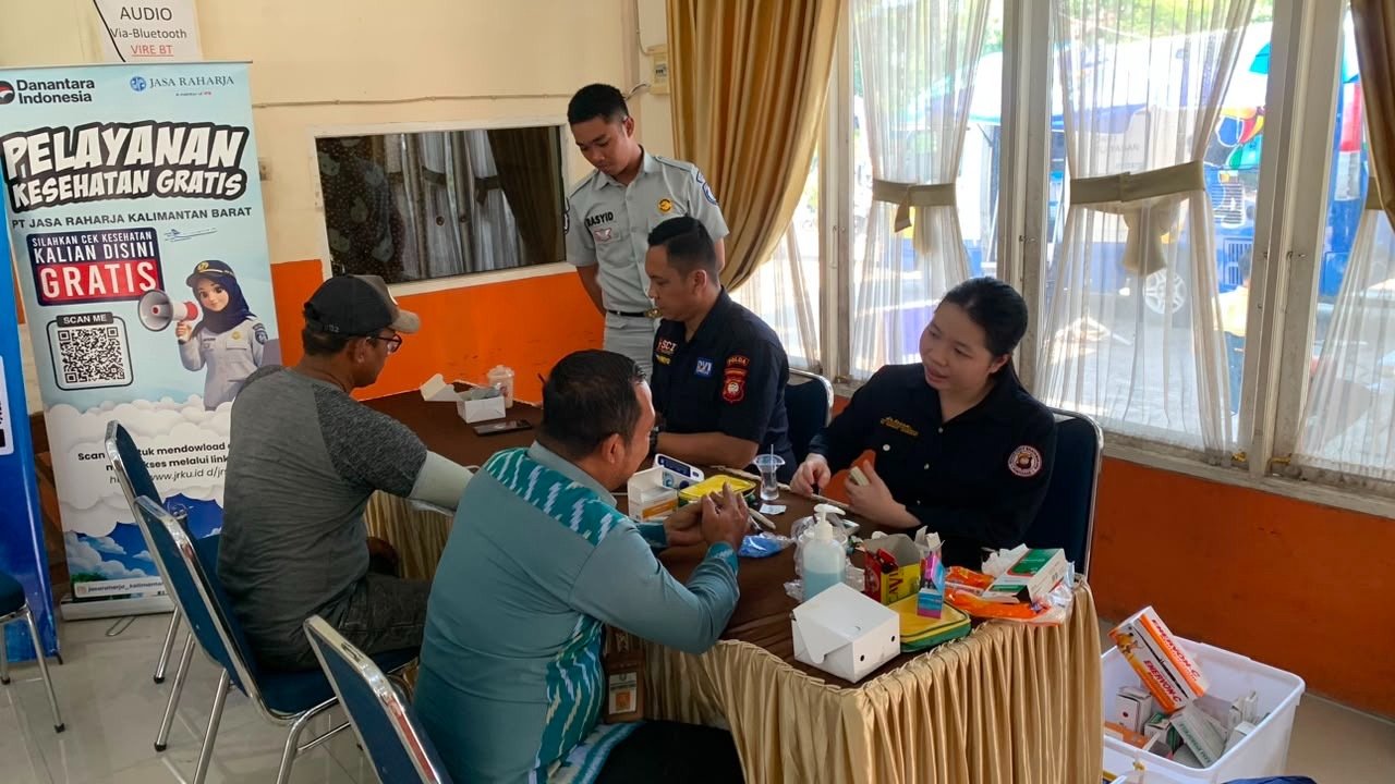 Satu Lokasi, Dua Layanan: Jasa Raharja Kalbar dan RS Bhayangkara Sukses Gelar Pemeriksaan Kesehatan Gratis di Samsat Gokatan Satu Lokasi, Dua Layanan: Jasa Raharja Kalbar dan RS Bhayangkara Sukses Gelar Pemeriksaan Kesehatan Gratis di Samsat Gokatan