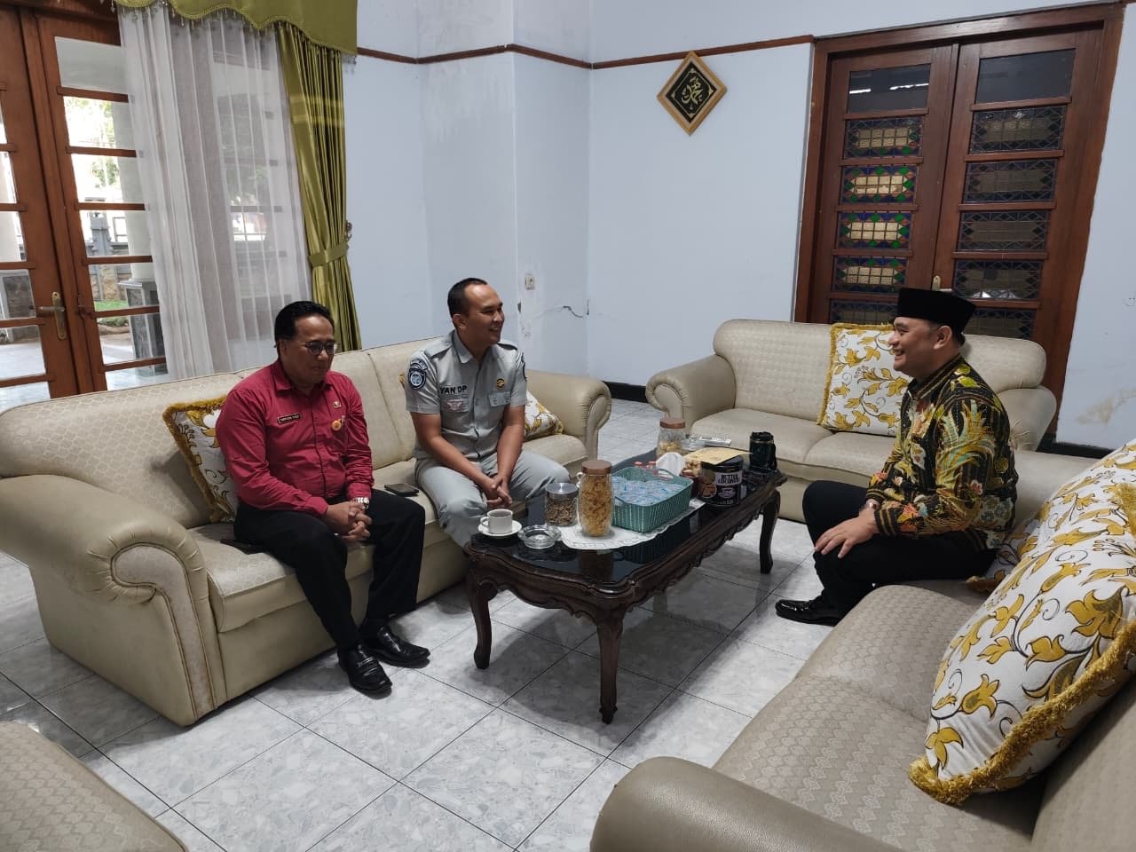 Jasa Raharja dan UPT PPD Pasuruan Audiensi dengan Sekda Kota Pasuruan Bahas Layanan Pembayaran PKB.