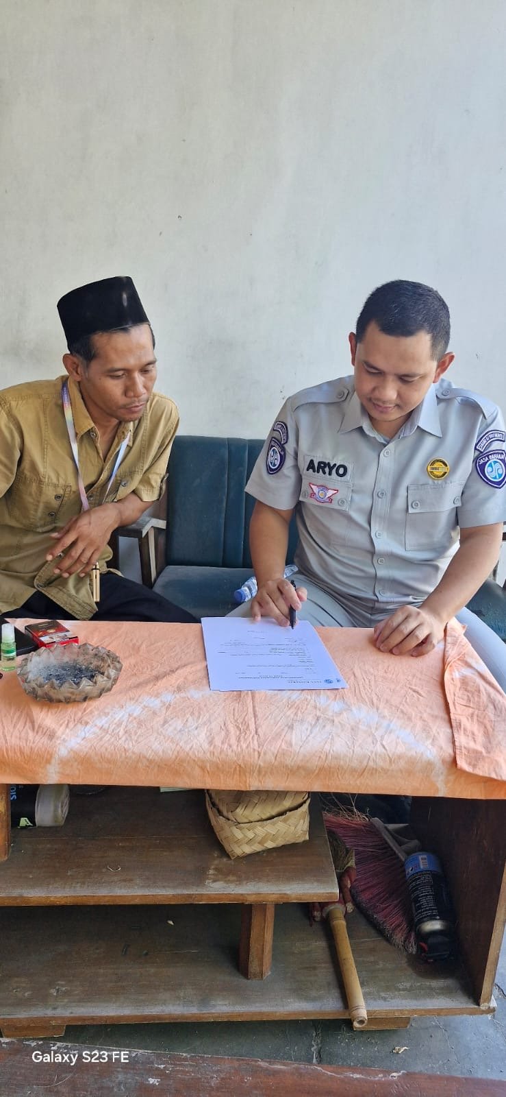 Samsat Kulon Progo Tingkatkan Kesadaran Wajib Pajak melalui Program Door to Door Angkutan Umum Orang Samsat Kulon Progo Tingkatkan Kesadaran Wajib Pajak melalui Program Door to Door Angkutan Umum Orang