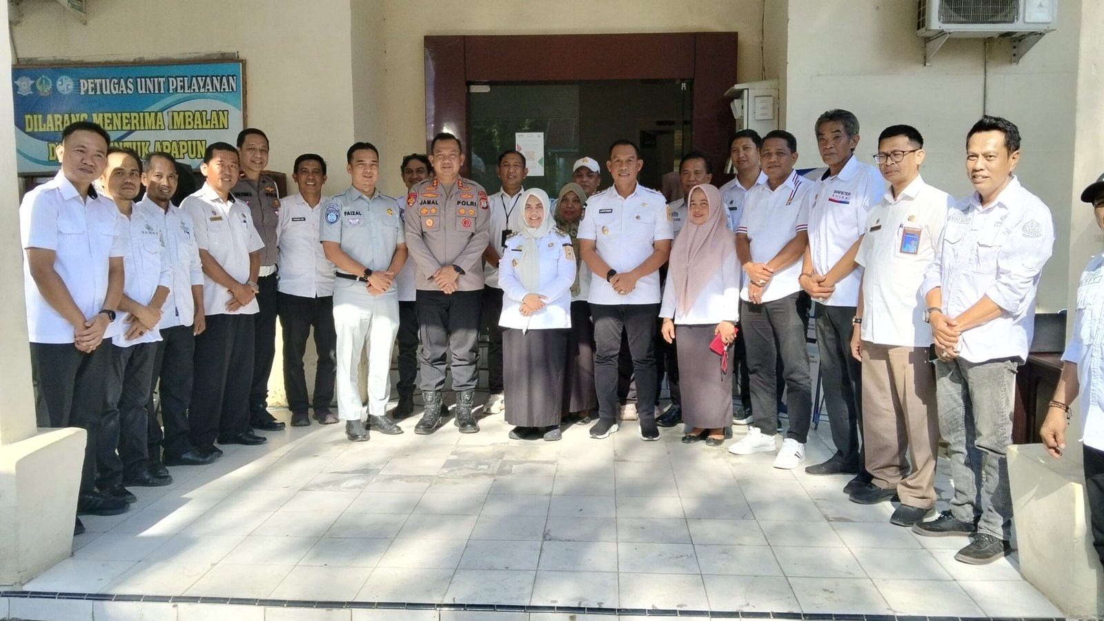 Jasa Raharja dan Samsat Sinjai Apresiasi Wajib Pajak Taat melalui Gebyar Pendapatan Sulsel 2026 Jasa Raharja dan Samsat Sinjai Apresiasi Wajib Pajak Taat melalui Gebyar Pendapatan Sulsel 2026