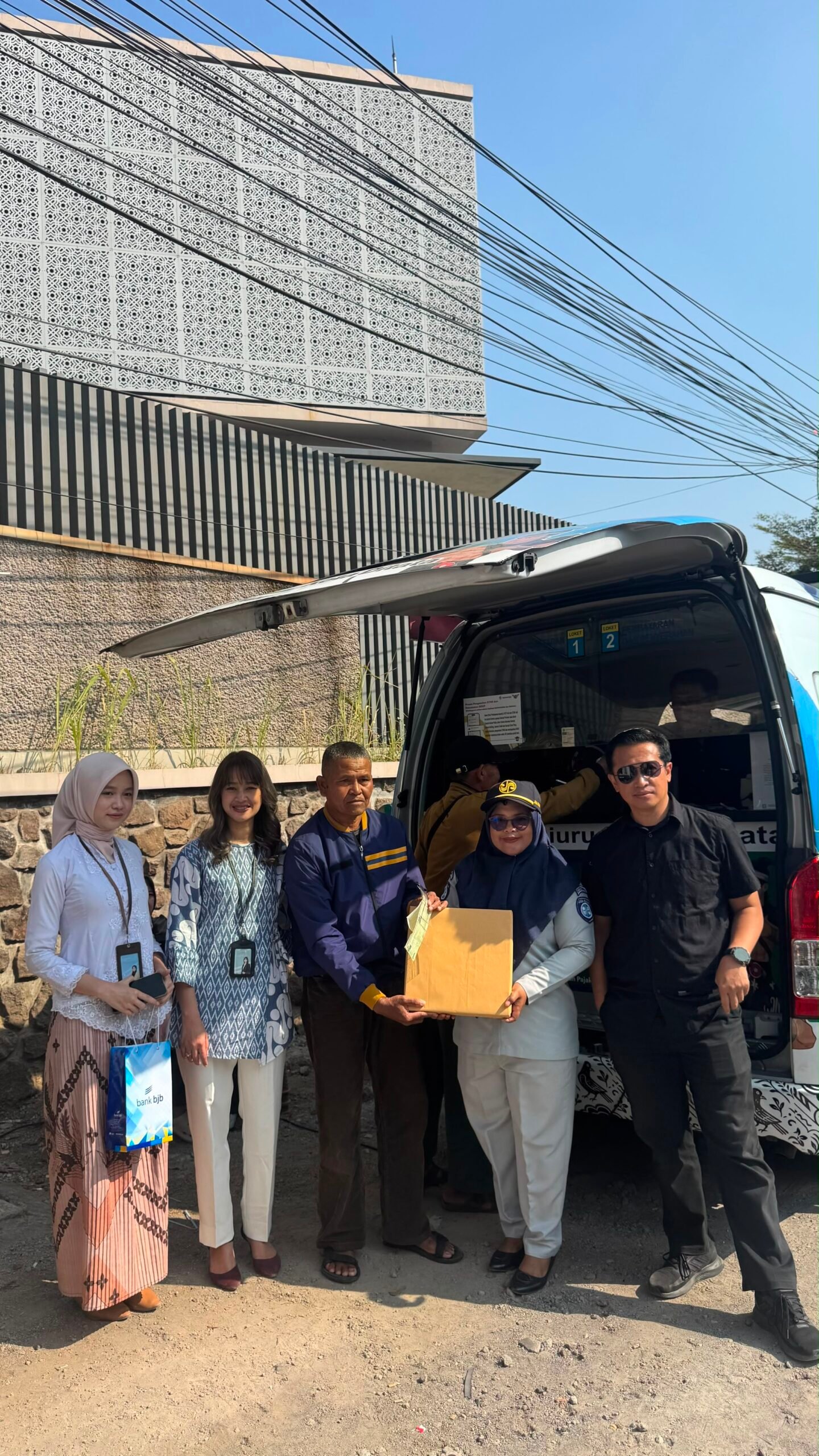 Ops Gabungan PT Jasa Raharja Cabang Tasikmalaya Bersama P3D Wilayah Kabupaten Garut Jaring 2.402 Kendaraan dan Berikan Apresiasi Kepada Wajib Pajak Taat Ops Gabungan PT Jasa Raharja Cabang Tasikmalaya Bersama P3D Wilayah Kabupaten Garut Jaring 2.402 Kendaraan dan Berikan Apresiasi Kepada Wajib Pajak Taat