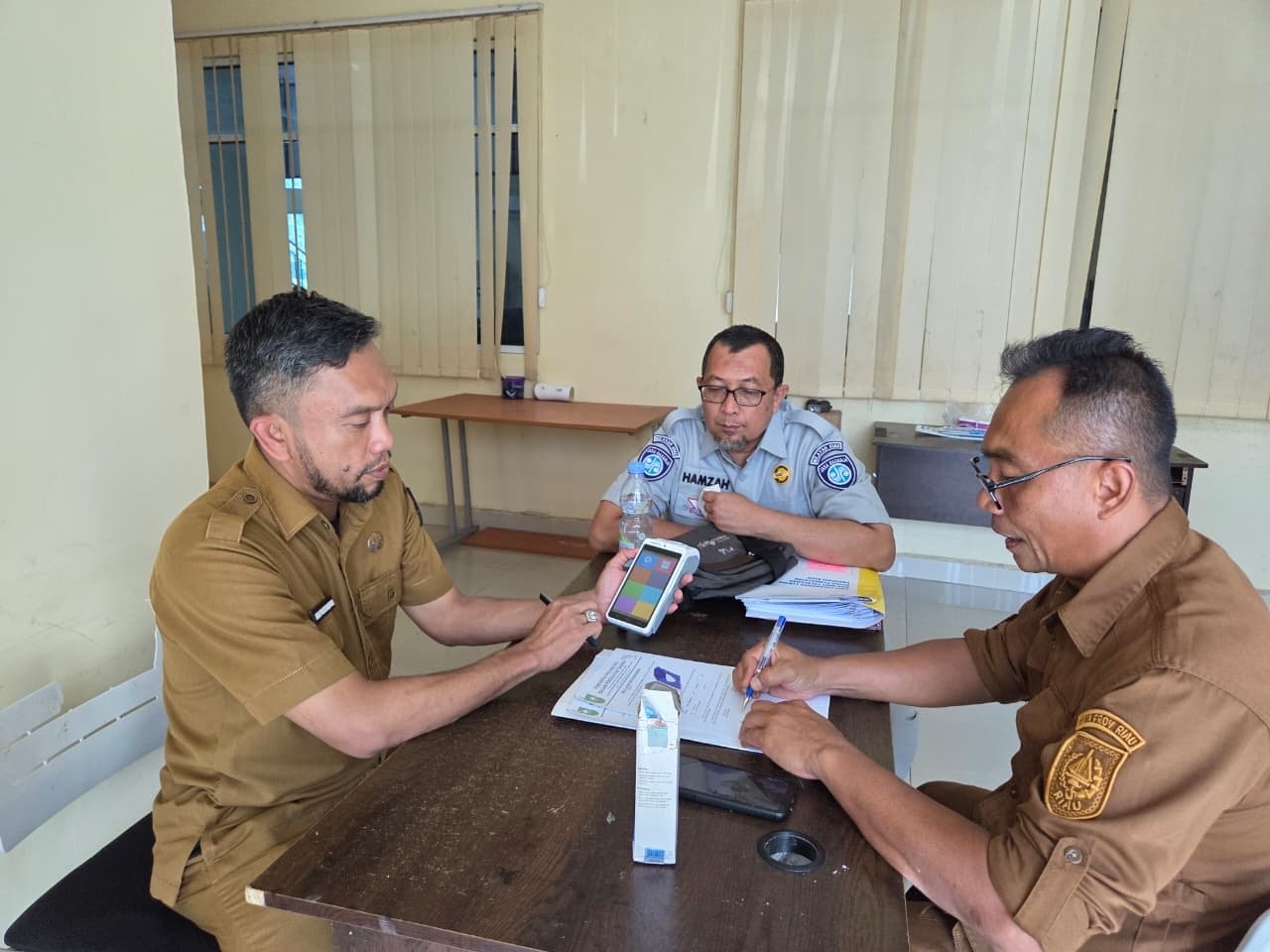 Jasa Raharja Kanwil Riau Dukung Samsat Siak Tingkatkan Pelayanan Pembayaran Non Tunai Menggunakan EDC Dan QRIS Jasa Raharja Kanwil Riau Dukung Samsat Siak Tingkatkan Pelayanan Pembayaran Non Tunai Menggunakan EDC Dan QRIS