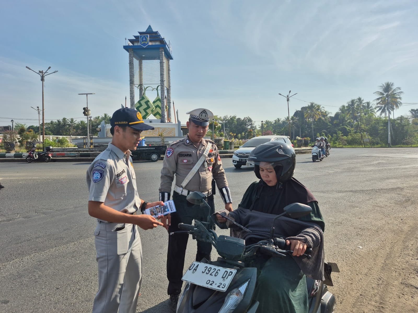 PT Jasa Raharja (Persero) Bersama Tim UPPD Samsat Kandangan Tingkatkan Kepatuhan Masyarakat melalui Optimalisasi PKB, BBNKB, dan SWDKLLJ