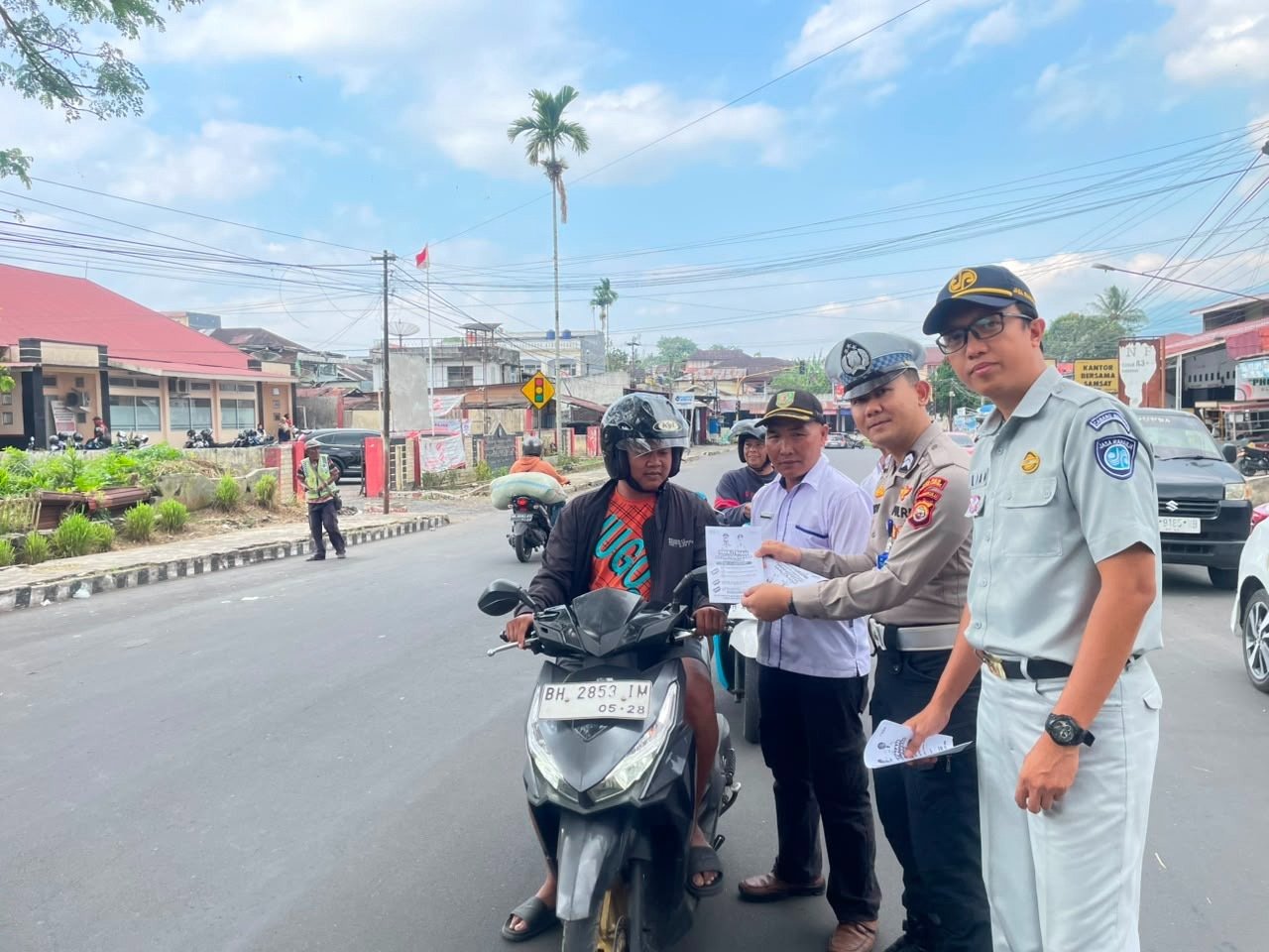 Sosialisasi Patuh Pajak di Curup, Jasa Raharja Ajak Masyarakat Manfaatkan Program Pemutihan Pajak Kendaraan Sosialisasi Patuh Pajak di Curup, Jasa Raharja Ajak Masyarakat Manfaatkan Program Pemutihan Pajak Kendaraan