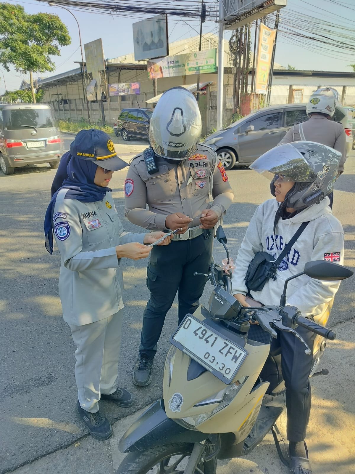 Jasa Raharja Bersama Tim Pembina Samsat Kabupaten Bandung II Soreang Gelar Operasi Gabungan di Area PT. Venamon Katapang Kabupaten Bandung Jasa Raharja Bersama Tim Pembina Samsat Kabupaten Bandung II Soreang Gelar Operasi Gabungan di Area PT. Venamon Katapang Kabupaten Bandung