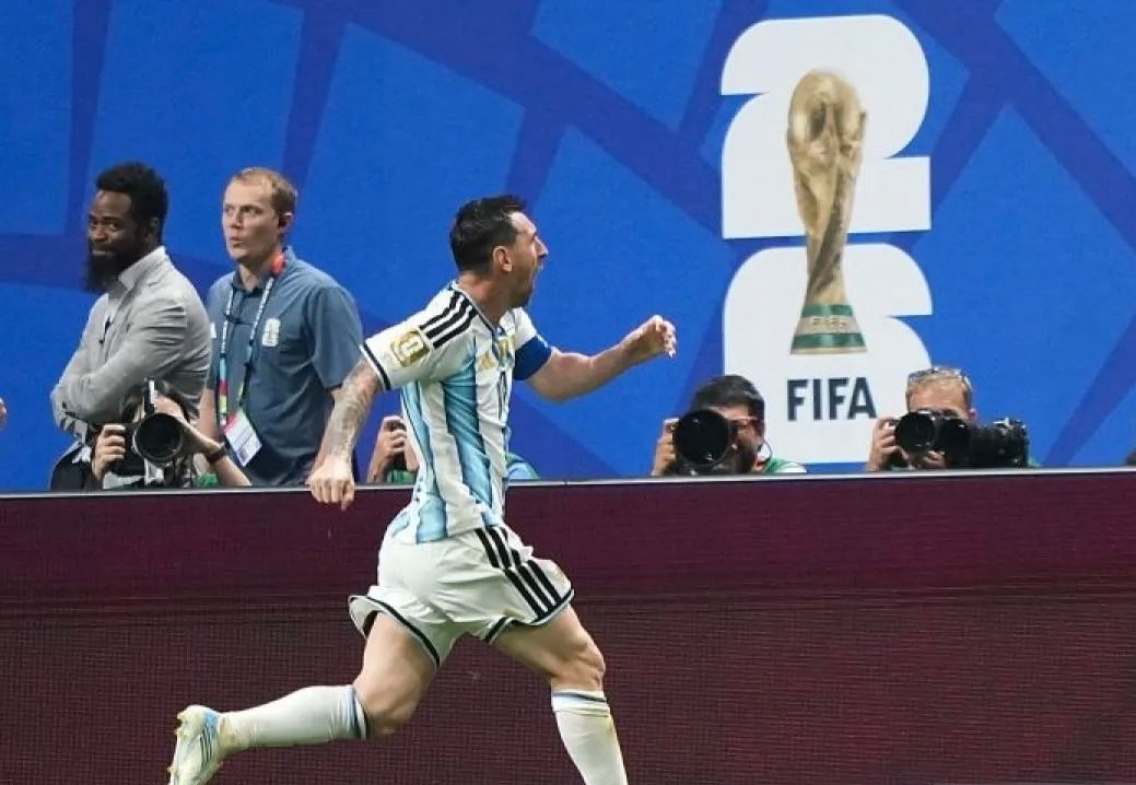 Sengit! Lionel Messi Resmi Geser Kylian Mbappe di Perburuan Sepatu Emas