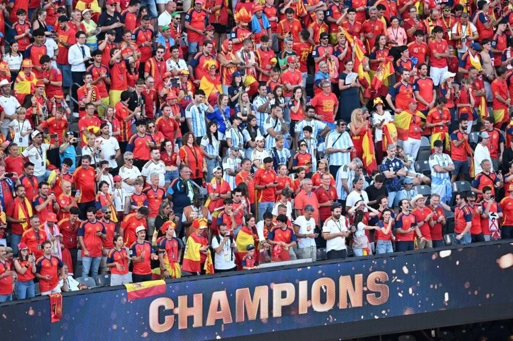 Rayakan Gelar Juara Dunia, Fans Spanyol Beri Pesan Menohok untuk Messi