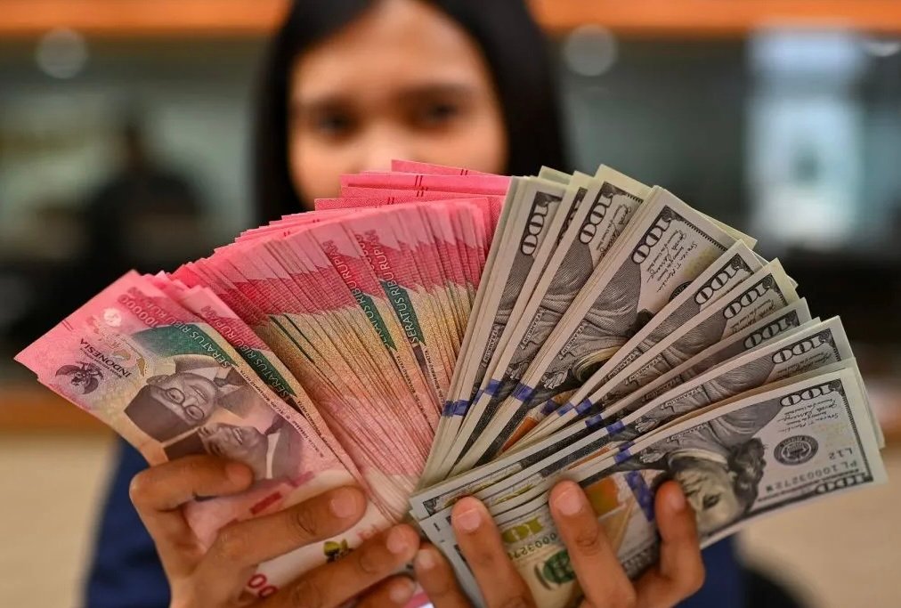 Rupiah Melemah Seiring Sikap Hati-Hati Pasar terhadap Arah Kebijakan BI Rupiah Melemah Seiring Sikap Hati-Hati Pasar terhadap Arah Kebijakan BI