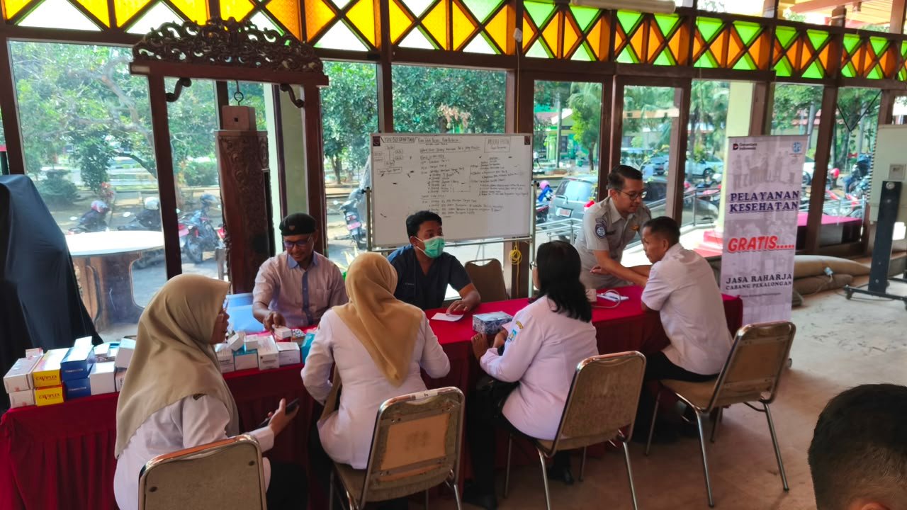 Jasa Raharja Gelar Pemeriksaan Kesehatan Gratis bagi Masyarakat Sekitar di Pendopo Pemda Kabupaten Tegal Jasa Raharja Gelar Pemeriksaan Kesehatan Gratis bagi Masyarakat Sekitar di Pendopo Pemda Kabupaten Tegal