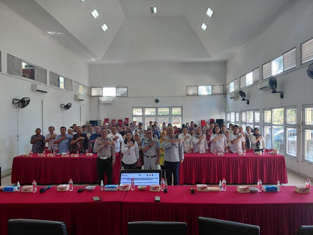 Jasa Raharja Semarang bersama Polrestabes dan Dishub gelar Program Intensifikasi Keselamatan Transportasi di Pedurungan guna menekan angka kecelakaan lalu lintas. Jasa Raharja Semarang bersama Polrestabes dan Dishub gelar Program Intensifikasi Keselamatan Transportasi di Pedurungan guna menekan angka kecelakaan lalu lintas.
