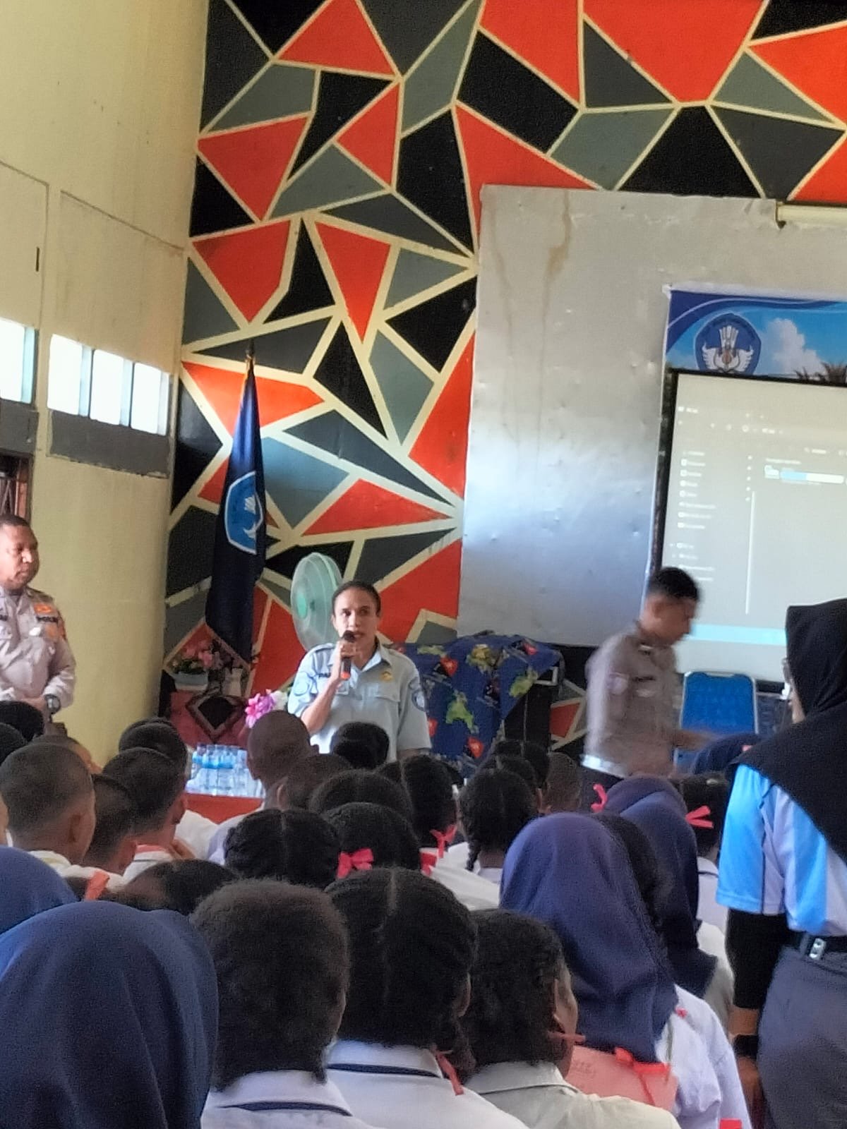 Tanamkan Budaya Tertib Berlalu Lintas Sejak Dini, Jasa Raharja Papua Gelar PPKL di SMA Negeri 1 Sarmi Tanamkan Budaya Tertib Berlalu Lintas Sejak Dini, Jasa Raharja Papua Gelar PPKL di SMA Negeri 1 Sarmi