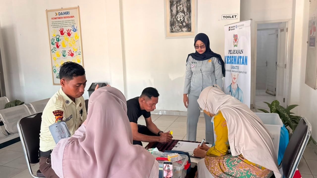 Upaya Preventif Keselamatan Berkendara, Jasa Raharja NTB Laksanakan Pelayanan Kesehatan Gratis di Damri Upaya Preventif Keselamatan Berkendara, Jasa Raharja NTB Laksanakan Pelayanan Kesehatan Gratis di Damri