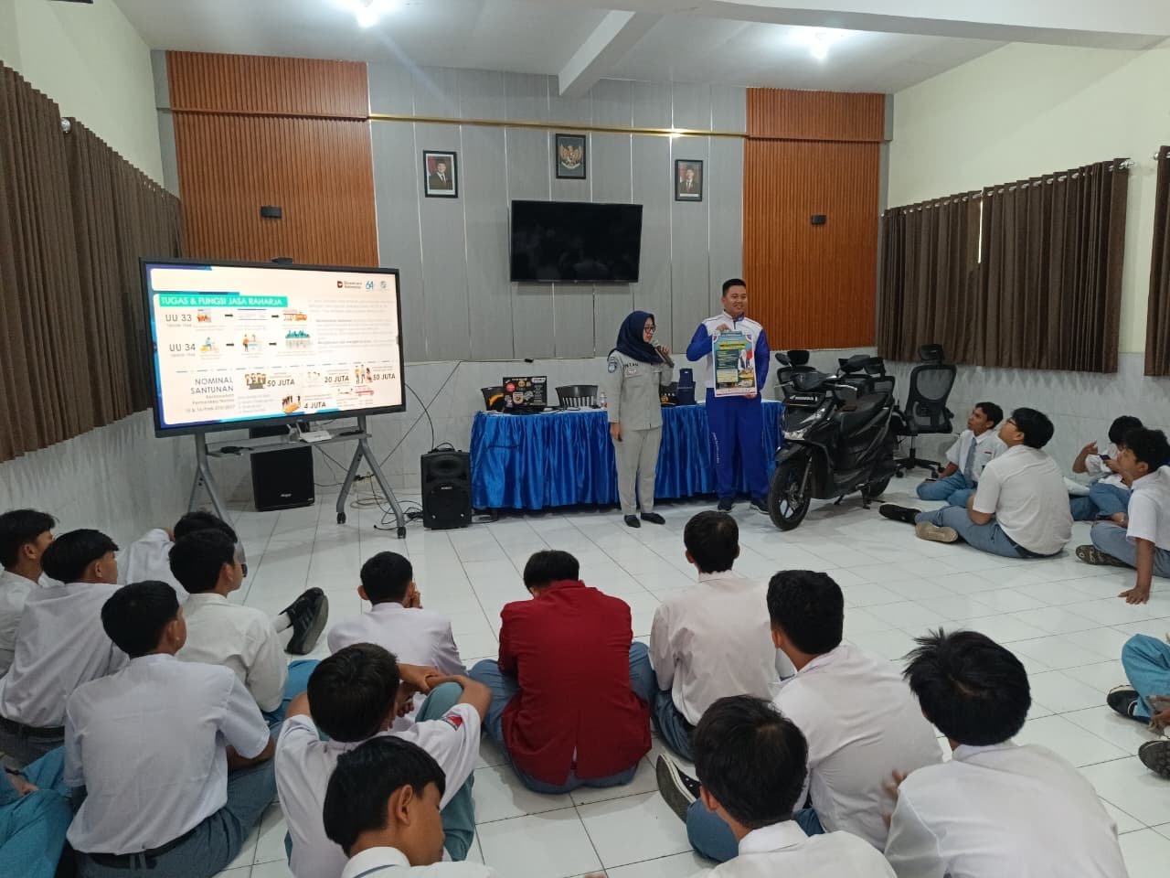 Jasa Raharja Malang Perkuat Edukasi Keselamatan dan Sosialisasi Pembebasan Pajak di SMK PGRI 6 Malang Jasa Raharja Malang Perkuat Edukasi Keselamatan dan Sosialisasi Pembebasan Pajak di SMK PGRI 6 Malang