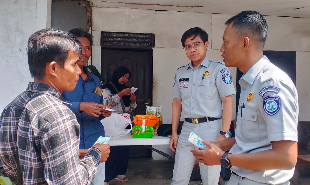 Jasa Raharja Sosialisasikan Program Keringanan PKB dan BBNKB di Samsat Keliling Sumber Jaya
