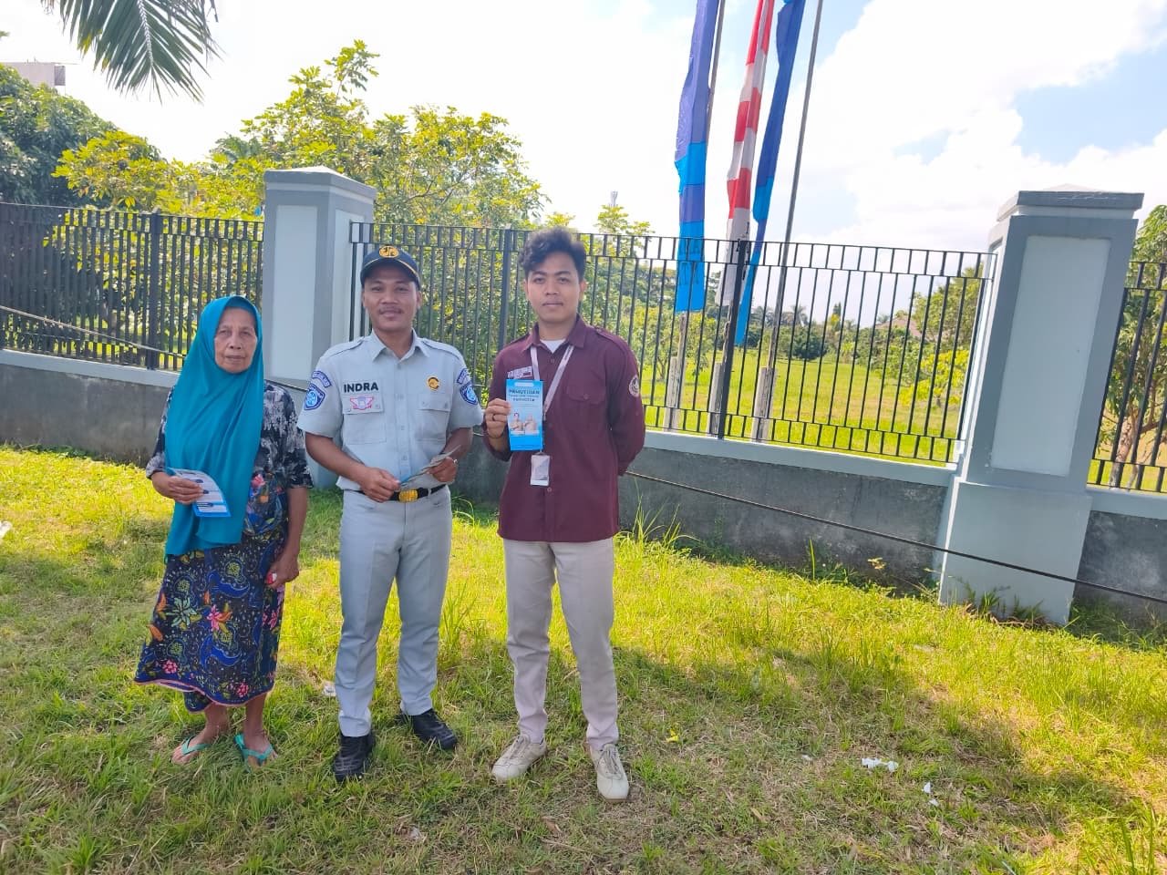 Jasa Raharja NTB Gencarkan Sosialisasi Pemutihan melalui Pembagian Flyer di Praya Jasa Raharja NTB Gencarkan Sosialisasi Pemutihan melalui Pembagian Flyer di Praya