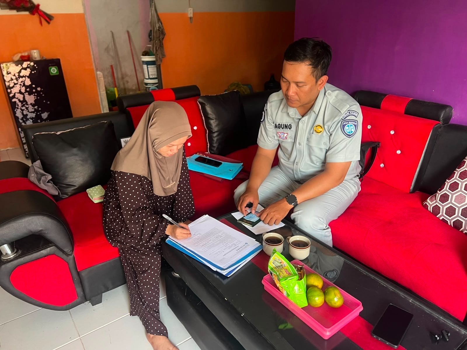 Jasa Raharja Kalbar Wujudkan Pelayanan Humanis Lewat Pendampingan Langsung kepada Ahli Waris Jasa Raharja Kalbar Wujudkan Pelayanan Humanis Lewat Pendampingan Langsung kepada Ahli Waris