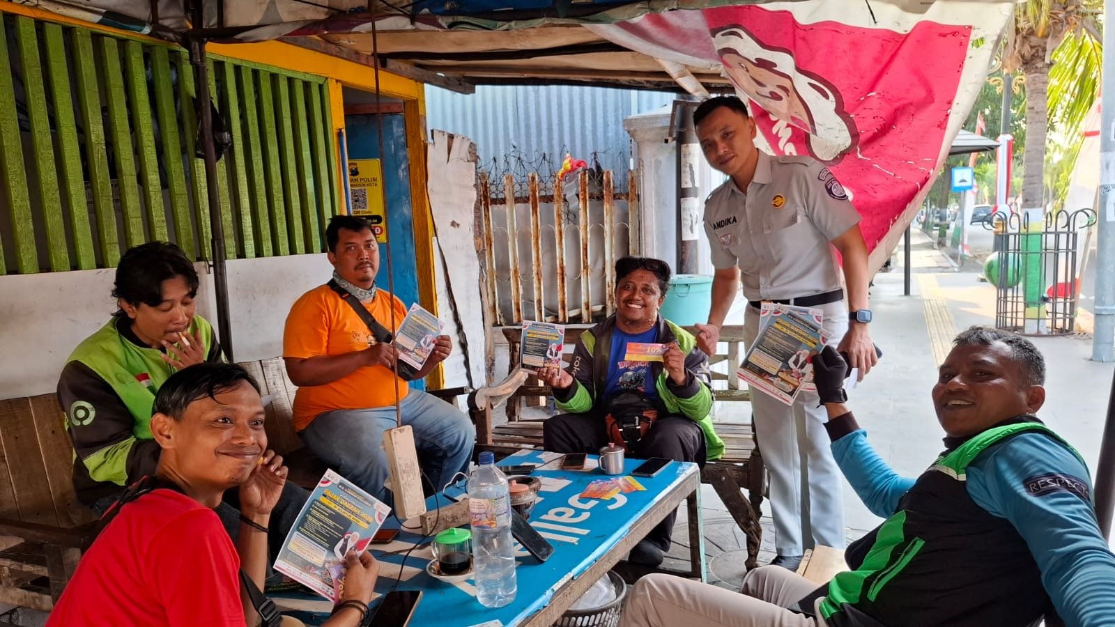Perluas Jangkauan Informasi, Jasa Raharja Sosialisasikan Pembebasan Pajak Daerah 2026 kepada Komunitas Ojek Online di Madiun Kota Perluas Jangkauan Informasi, Jasa Raharja Sosialisasikan Pembebasan Pajak Daerah 2026 kepada Komunitas Ojek Online di Madiun Kota