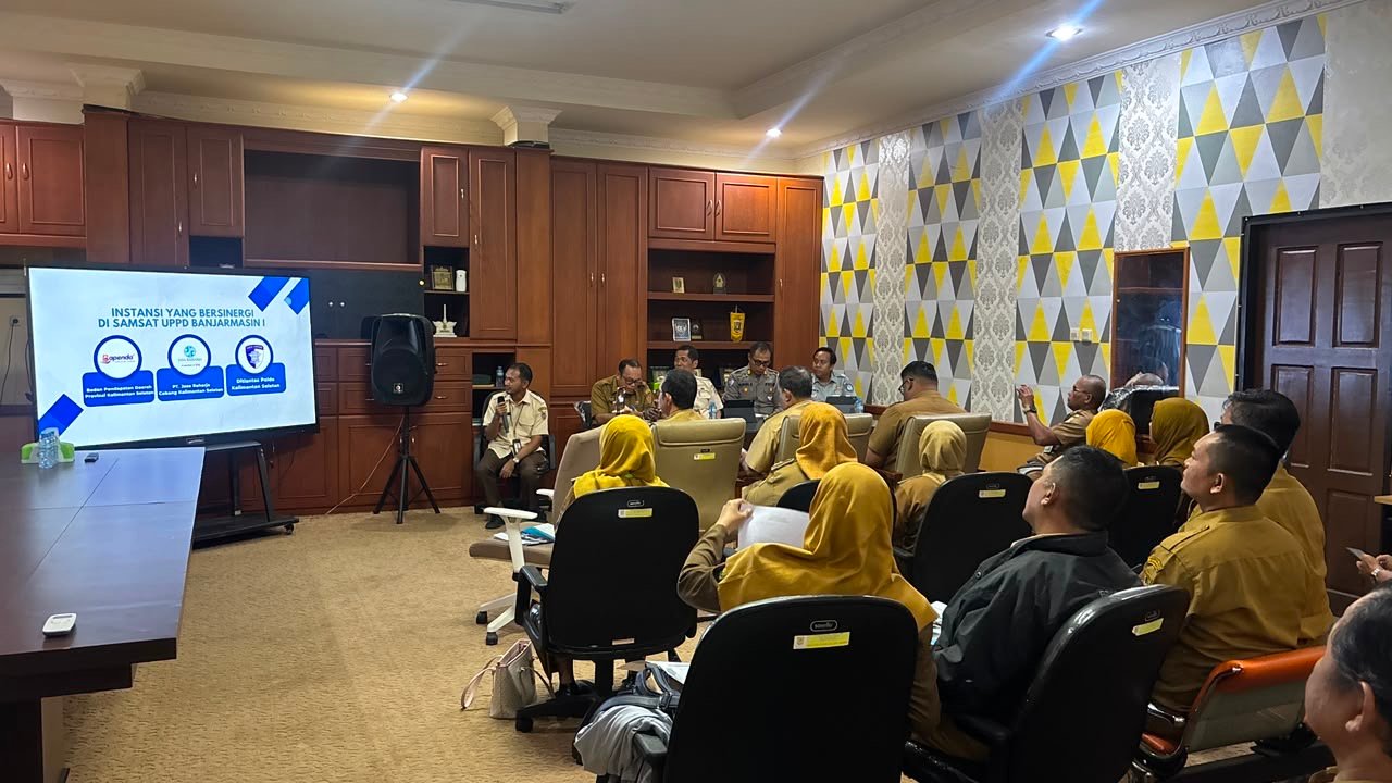 Permudah Masyarakat Tertib Pajak, Tim Pembina Samsat Banjarmasin I Gandeng Seluruh Lurah melalui GASPOLL Permudah Masyarakat Tertib Pajak, Tim Pembina Samsat Banjarmasin I Gandeng Seluruh Lurah melalui GASPOLL