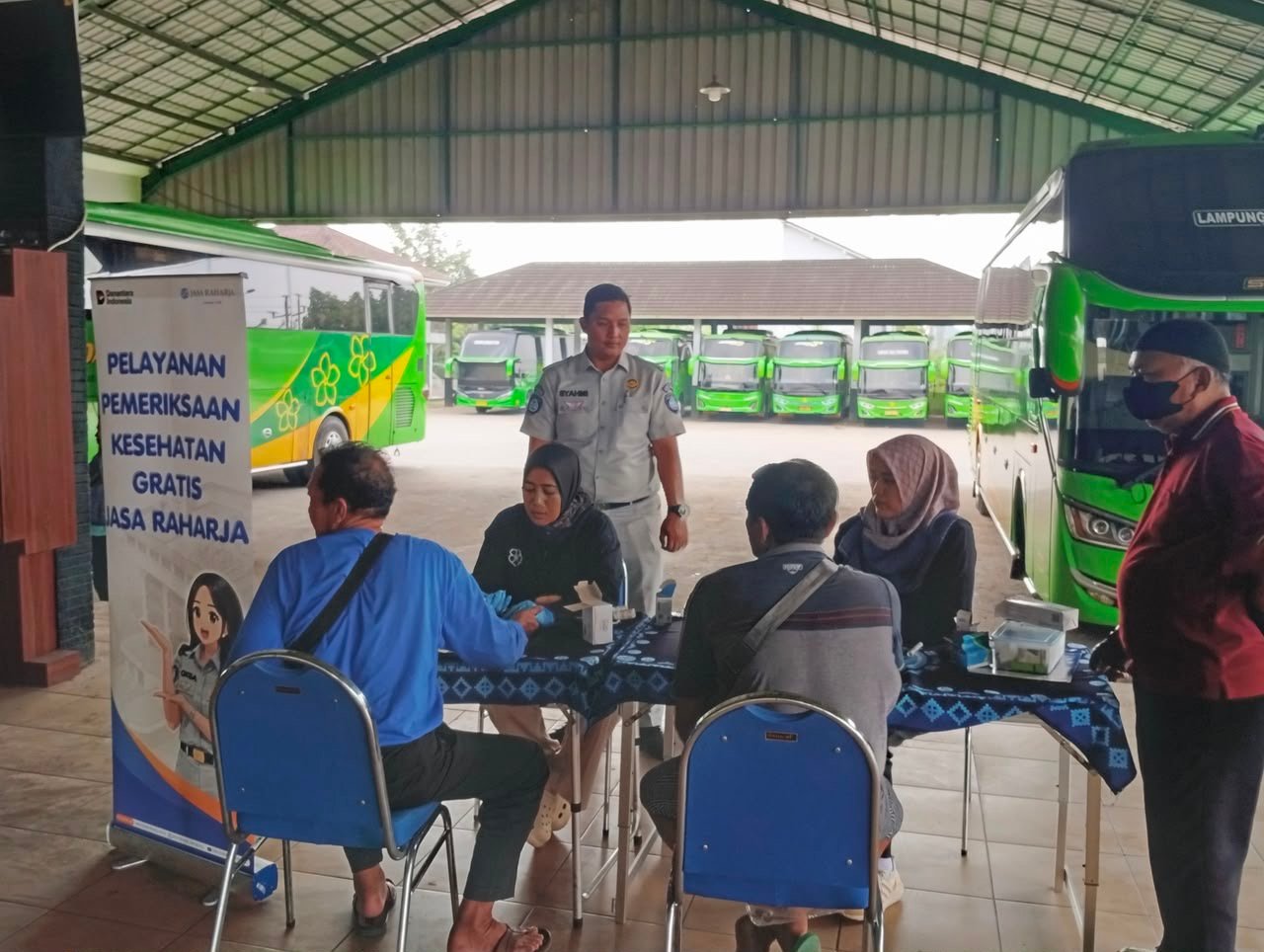 Jasa Raharja Lampung Gelar Pemeriksaan Kesehatan Gratis bagi Awak Bus dan Penumpang di Pool Bus Puspa Jaya