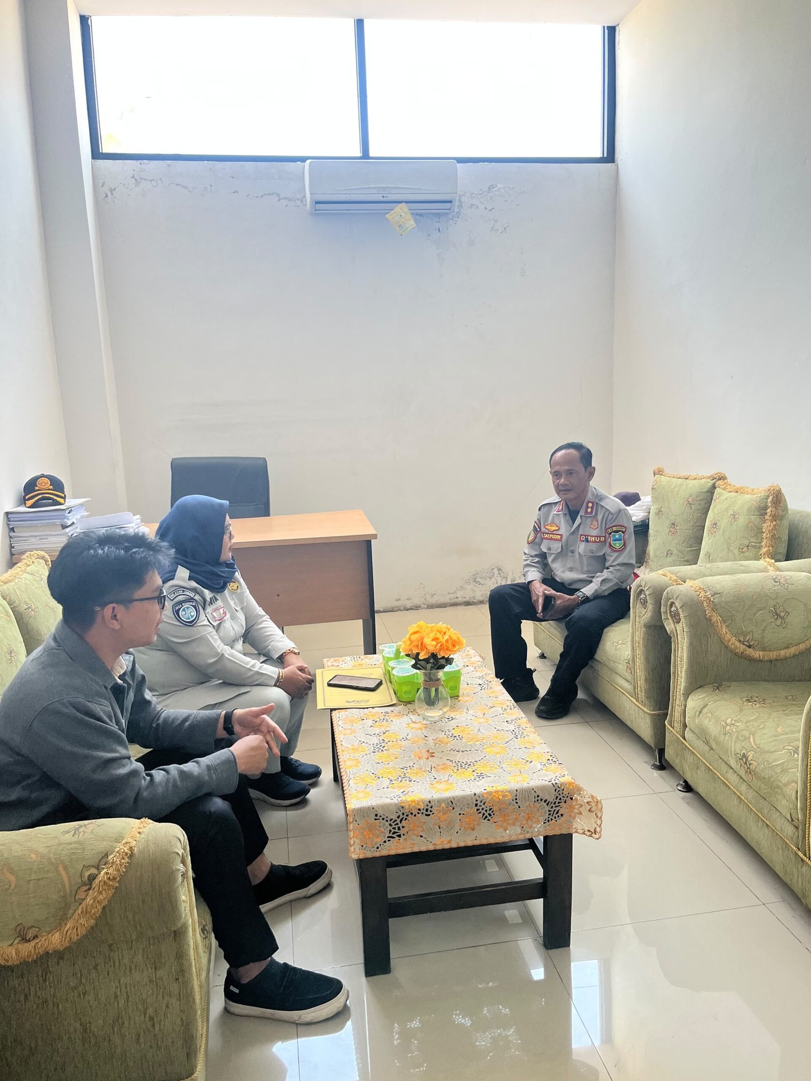 Jasa Raharja Cabang Tasikmalaya Perkuat Koordinasi dengan Kabid Angkutan Kabupaten Garut dalam Upaya Meningkatkan Keselamatan Transportasi Jasa Raharja Cabang Tasikmalaya Perkuat Koordinasi dengan Kabid Angkutan Kabupaten Garut dalam Upaya Meningkatkan Keselamatan Transportasi