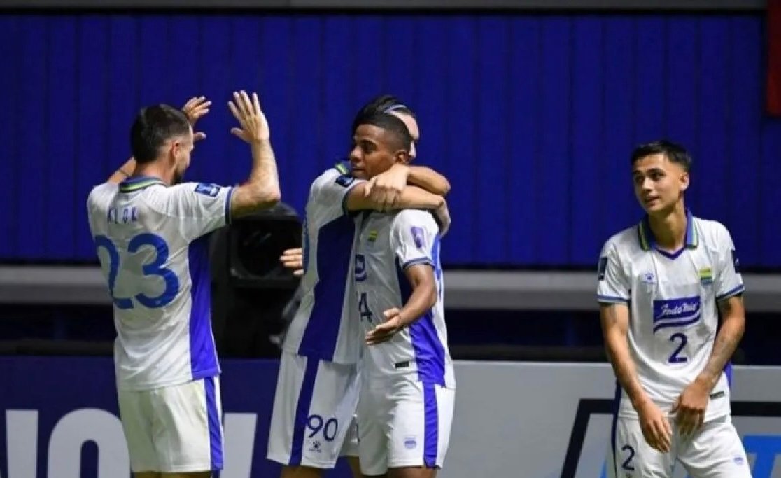 Hadapi Play-off ACL 2, Adhitia Minta Skuad Persib Bandung Fokus Total