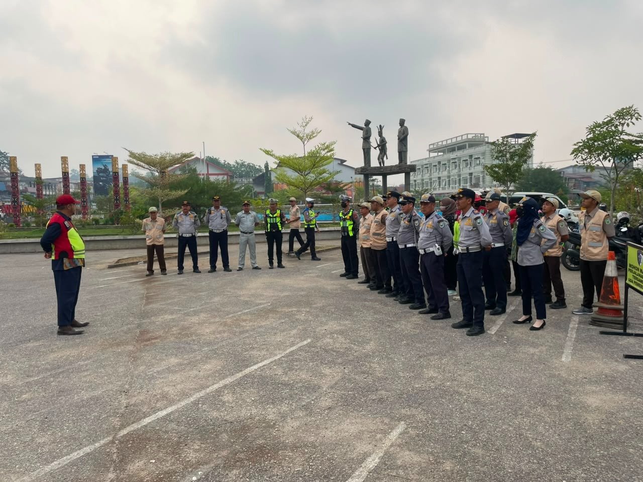 Operasi Gabungan di Sanggau, Jasa Raharja Sintang Edukasi Masyarakat Tertib Pajak dan Berlalu Lintas Operasi Gabungan di Sanggau, Jasa Raharja Sintang Edukasi Masyarakat Tertib Pajak dan Berlalu Lintas