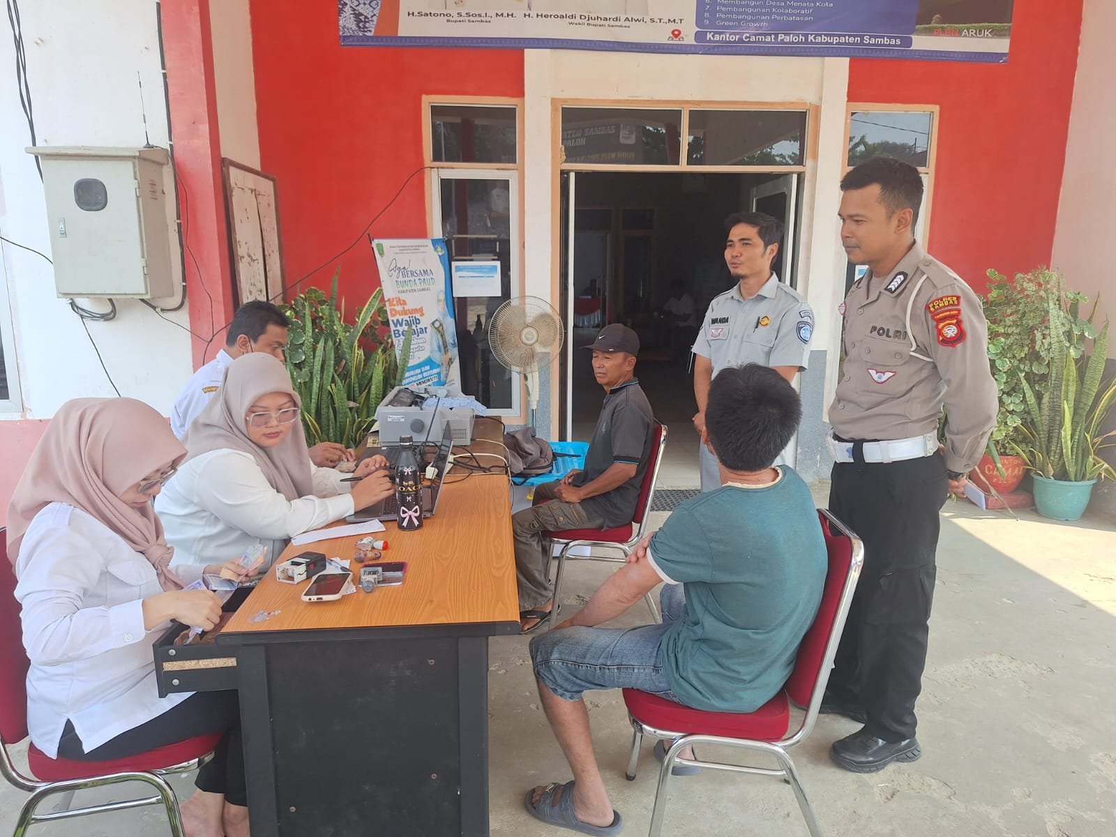 Samsat Gokatan di Kecamatan Paloh, Jasa Raharja Singkawang Hadir Dekatkan Pelayanan ke Masyarakat Samsat Gokatan di Kecamatan Paloh, Jasa Raharja Singkawang Hadir Dekatkan Pelayanan ke Masyarakat