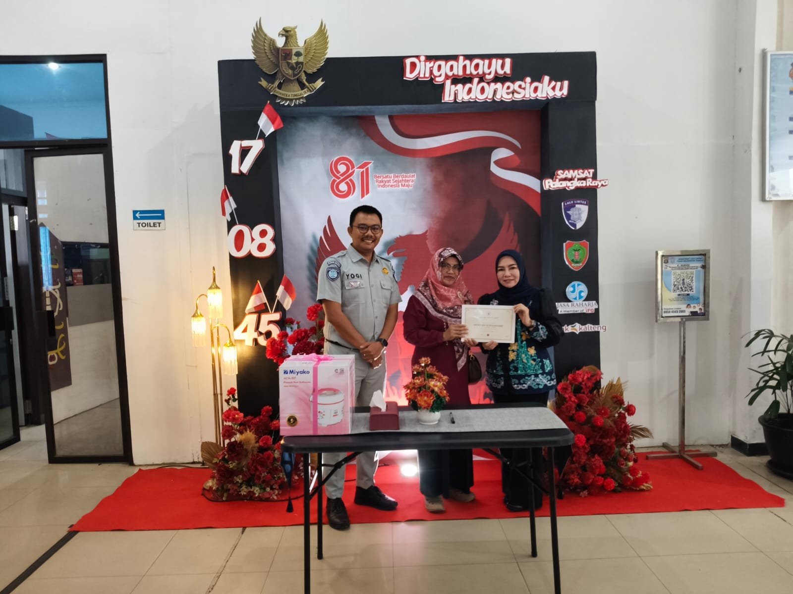 Jasa Raharja Kalteng Serahkan Reward Gebyar Betang Patuh 2026 kepada Wajib Pajak Taat Jasa Raharja Kalteng Serahkan Reward Gebyar Betang Patuh 2026 kepada Wajib Pajak Taat