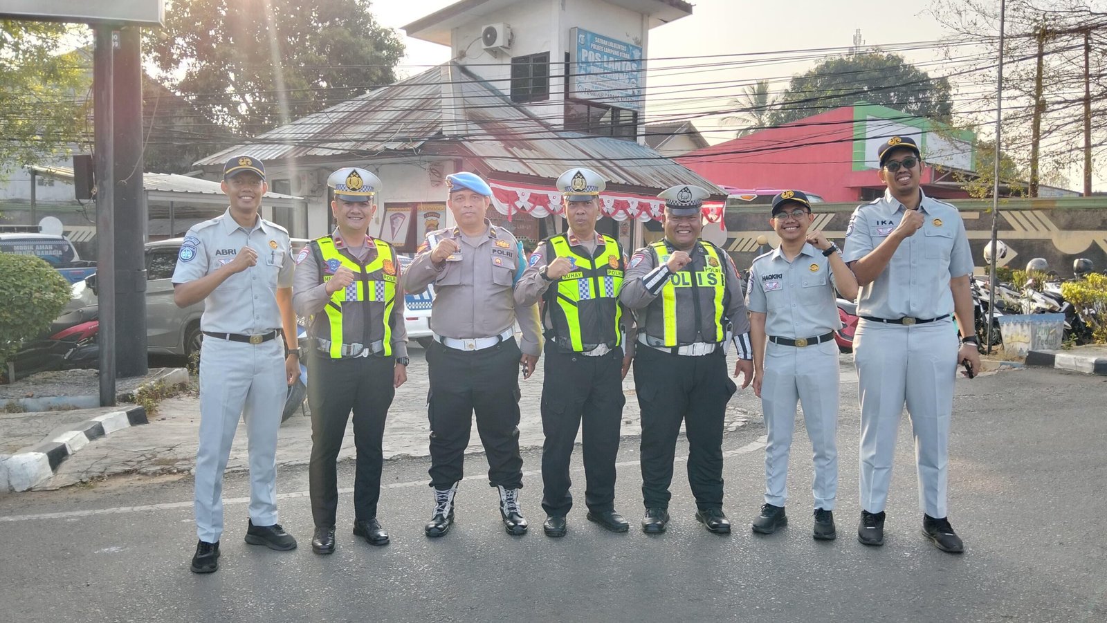Operasi Gabungan di Kotabumi, Jasa Raharja dan Tim Terpadu Dorong Kepatuhan Berkendara serta Pajak Kendaraan Operasi Gabungan di Kotabumi, Jasa Raharja dan Tim Terpadu Dorong Kepatuhan Berkendara serta Pajak Kendaraan