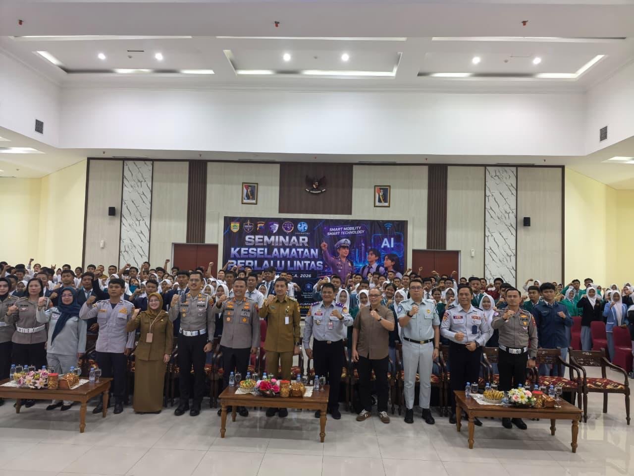 Jasa Raharja Sukoharjo Bersama Satlantas Polres Sukoharjo Gelar Seminar Keselamatan Transportasi bagi Pelajar SMA se-Kabupaten Sukoharjo Jasa Raharja Sukoharjo Bersama Satlantas Polres Sukoharjo Gelar Seminar Keselamatan Transportasi bagi Pelajar SMA se-Kabupaten Sukoharjo