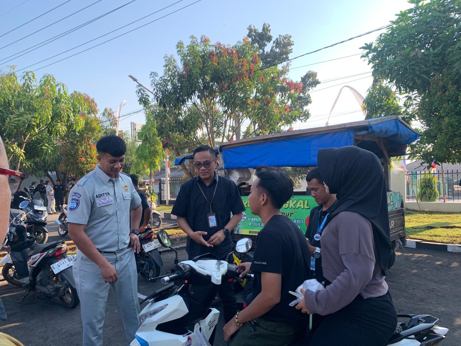 Tingkatkan Kepatuhan Masyarakat, Tim Samsat Induk Indramayu dan Haurgeulis Gencarkan Operasi Pemeriksaan Pajak Tingkatkan Kepatuhan Masyarakat, Tim Samsat Induk Indramayu dan Haurgeulis Gencarkan Operasi Pemeriksaan Pajak