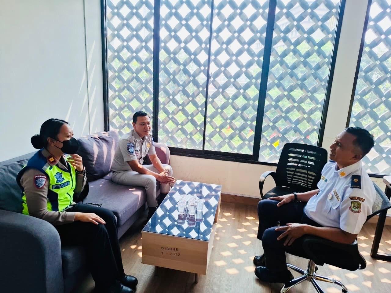 Rapat Koordinasi Sinergitas Program Keselamatan Transportasi Jalan Bersama Dinas Perhubungan dan Polres Metro Bekasi Kota