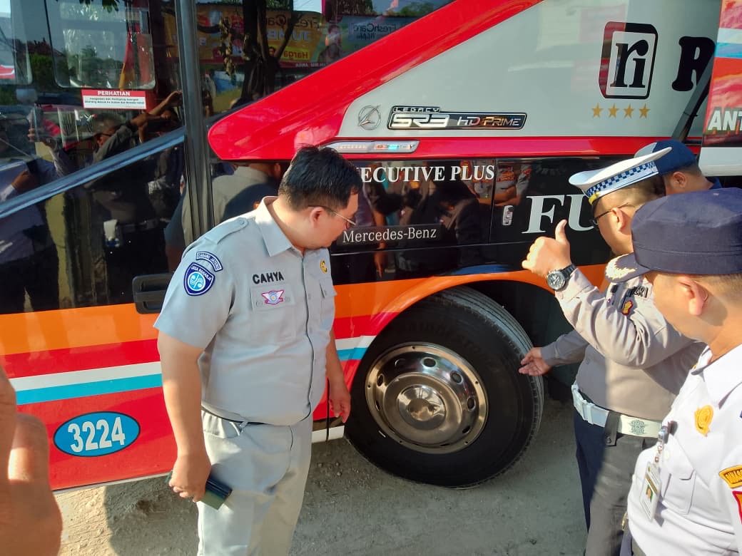 Jasa Raharja Bersama Tim Pembina Samsat Pati Gelar Rampcheck Angkutan Umum, Perkuat Pengawasan Keselamatan Transportasi Jasa Raharja Bersama Tim Pembina Samsat Pati Gelar Rampcheck Angkutan Umum, Perkuat Pengawasan Keselamatan Transportasi