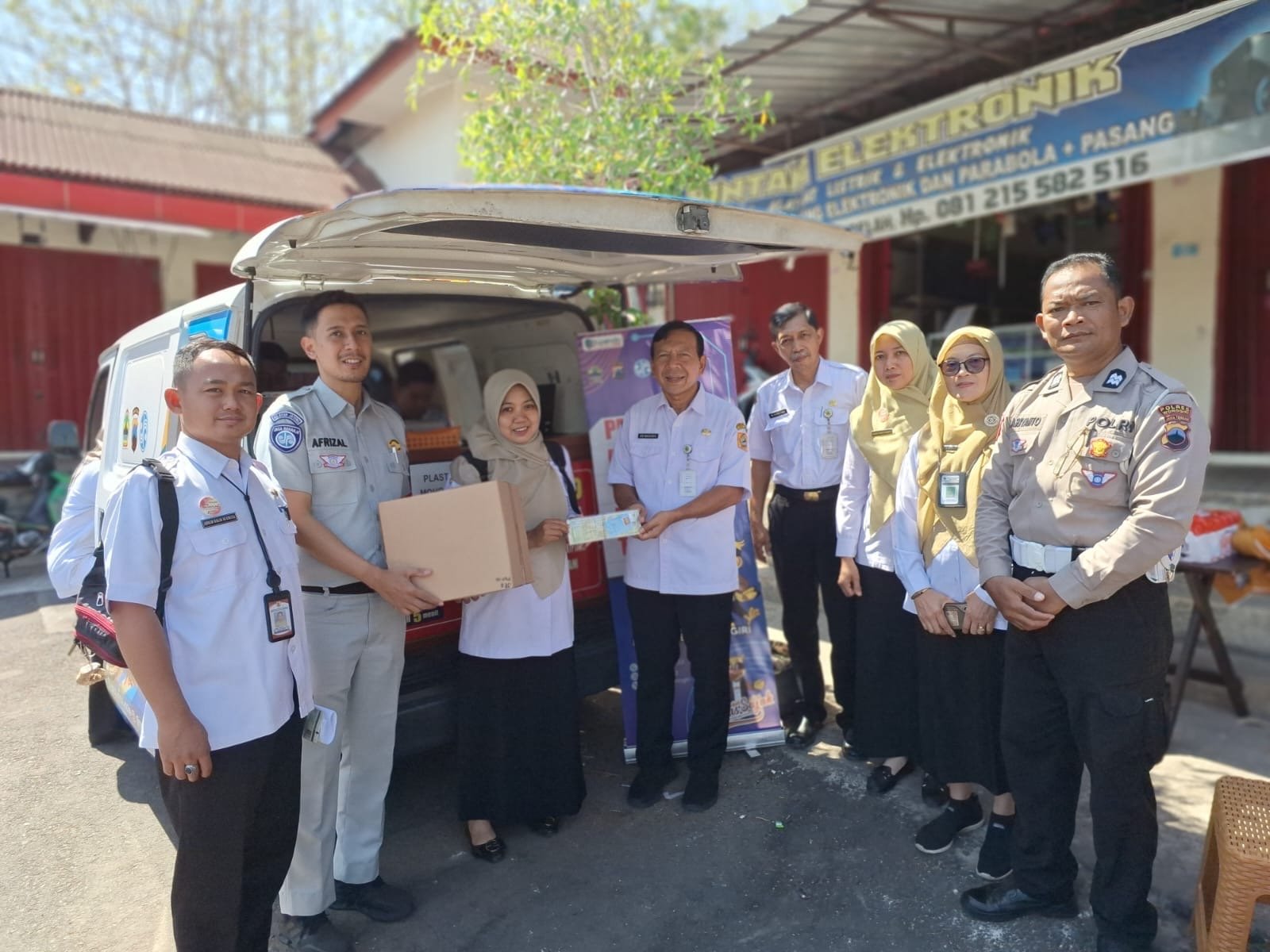 Hadir Lebih Dekat, Samsat Keliling Berikan Kemudahan Layanan kepada Masyarakat Wonogiri Hadir Lebih Dekat, Samsat Keliling Berikan Kemudahan Layanan kepada Masyarakat Wonogiri