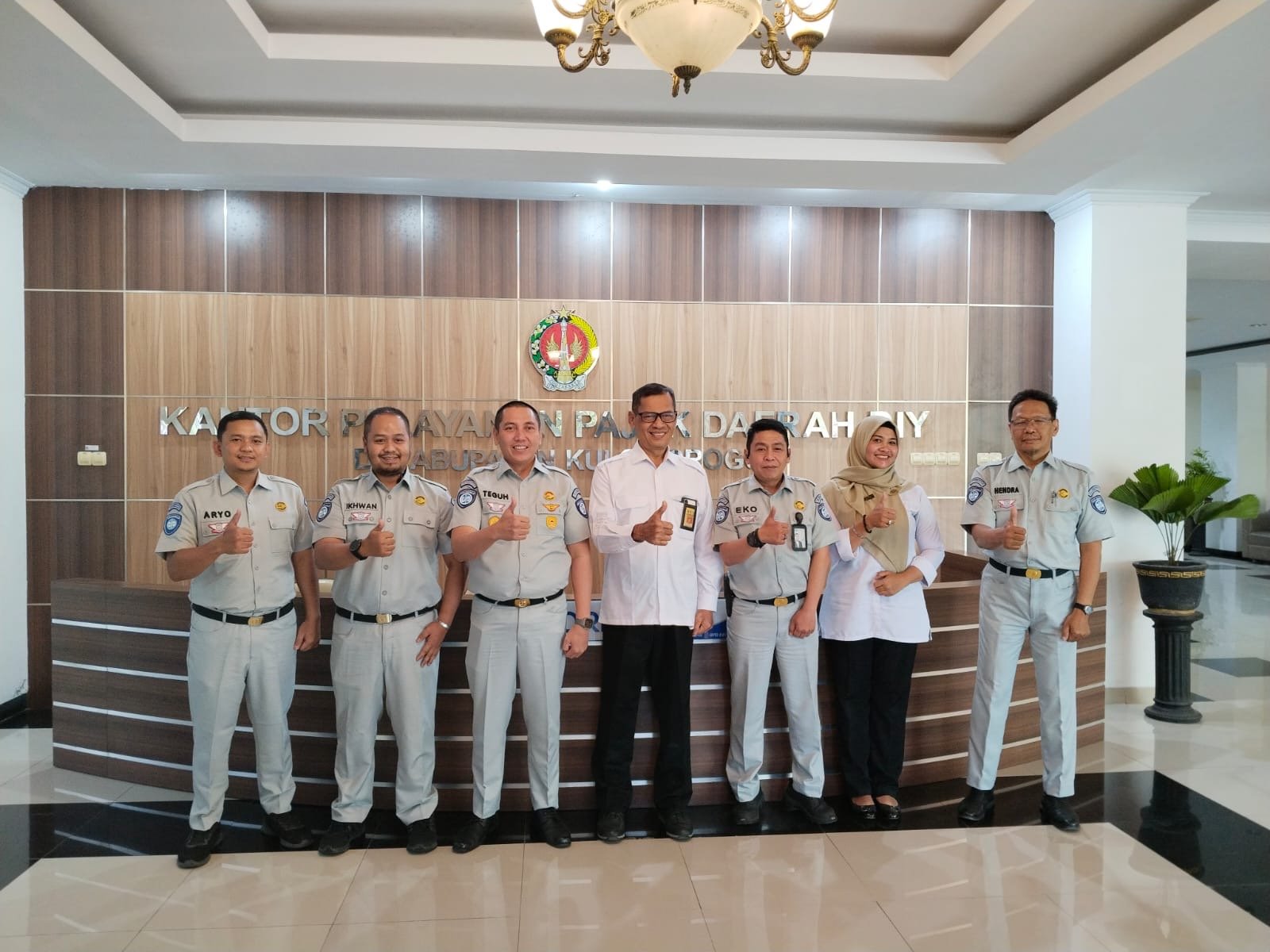 Kunjungi Samsat Kulon Progo, Teguh Afrianto Dorong Sinergi dan Inovasi Pelayanan Kunjungi Samsat Kulon Progo, Teguh Afrianto Dorong Sinergi dan Inovasi Pelayanan