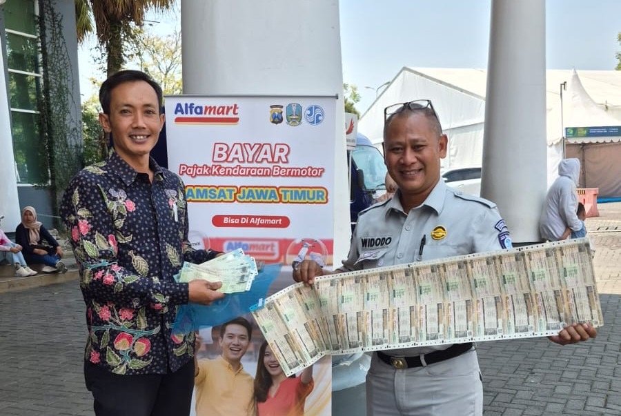 Jasa Raharja Sosialisasikan Pembayaran Pajak Kendaraan melalui e-Samsat Alfamart Jasa Raharja Sosialisasikan Pembayaran Pajak Kendaraan melalui e-Samsat Alfamart