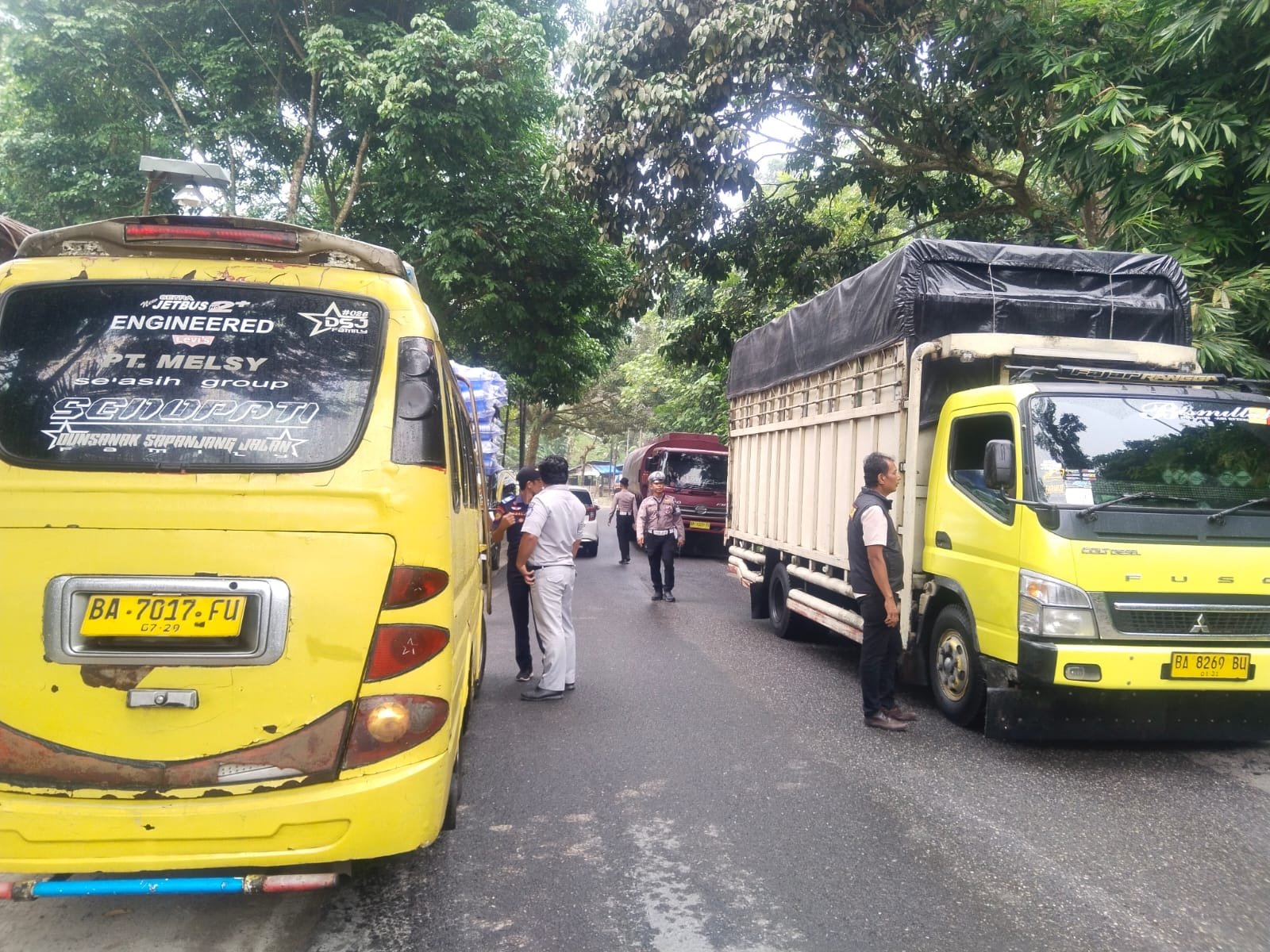 Jasa Raharja Sumbar Bersama Tim Pembina Samsat Gelar Operasi Gabungan di Padang Pariaman Jasa Raharja Sumbar Bersama Tim Pembina Samsat Gelar Operasi Gabungan di Padang Pariaman