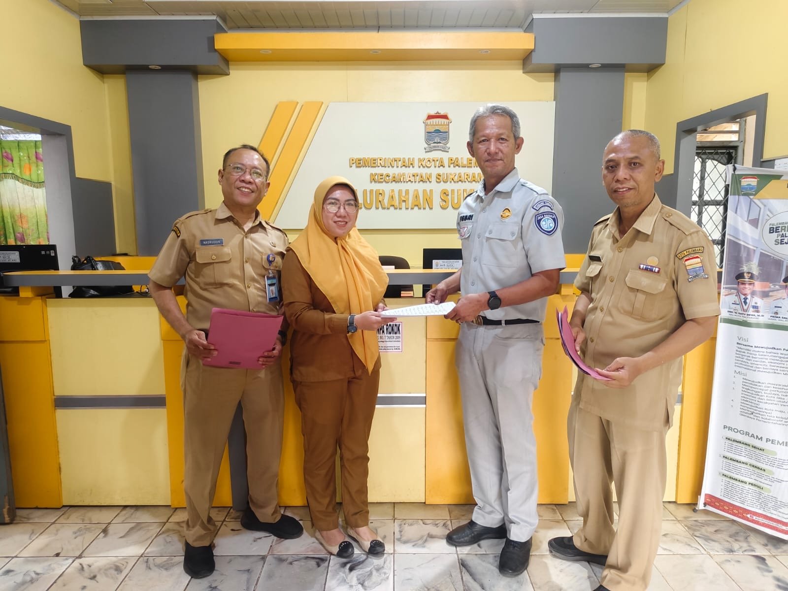 Samsat Palembang 3 dan Kelurahan Sukarami Berkolaborasi Optimalkan PKB via Aplikasi Siguntang Track Samsat Palembang 3 dan Kelurahan Sukarami Berkolaborasi Optimalkan PKB via Aplikasi Siguntang Track