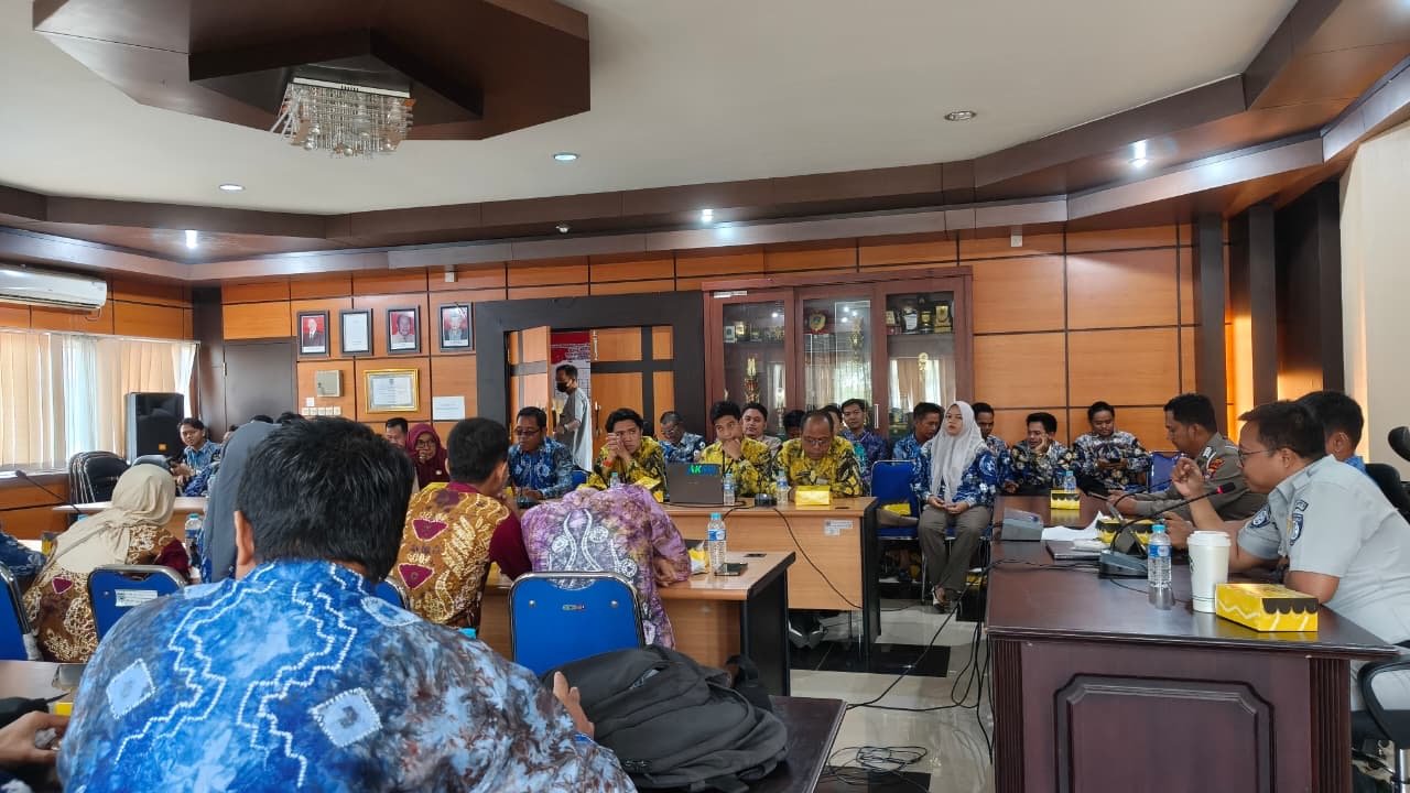 Tim Pembina Samsat Martapura: Bekali Perangkat Desa Pemahaman Kebijakan Pajak Kendaraan Tim Pembina Samsat Martapura: Bekali Perangkat Desa Pemahaman Kebijakan Pajak Kendaraan