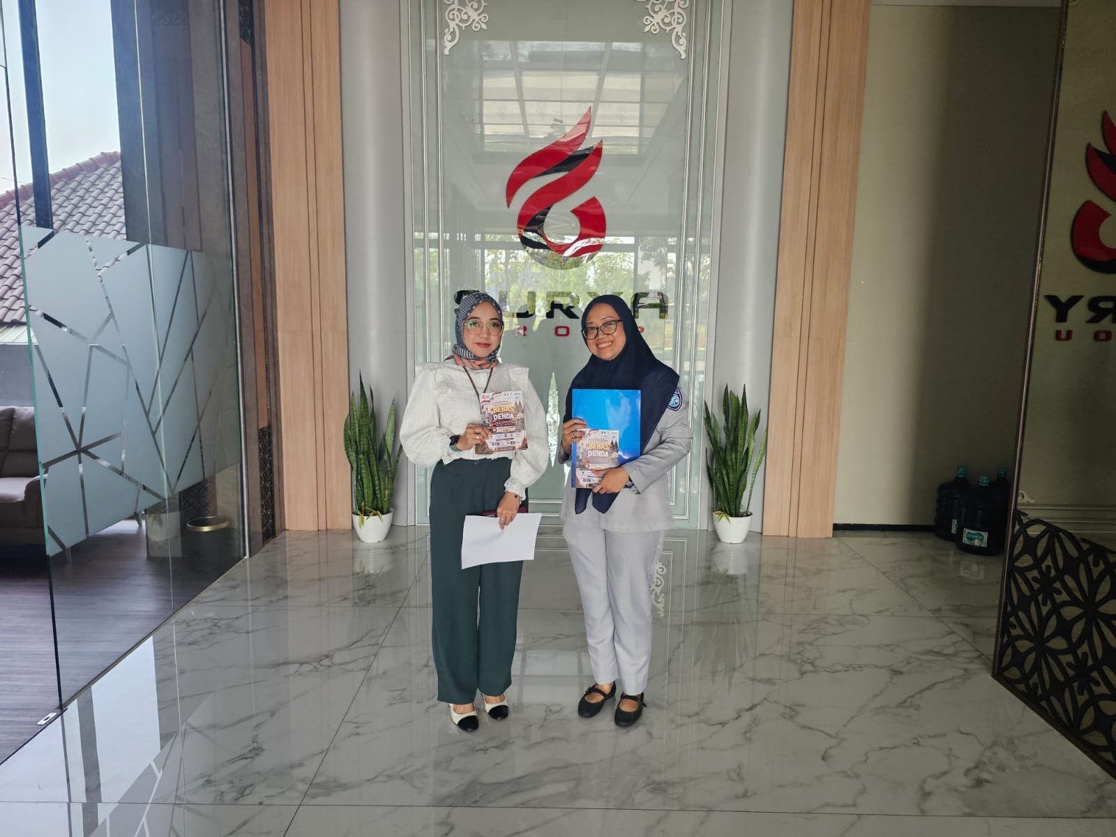 Jasa Raharja Gaspol Tingkatkan Kepatuhan, Data 6 Kendaraan PT Surya Group Ditindaklanjuti Jasa Raharja Gaspol Tingkatkan Kepatuhan, Data 6 Kendaraan PT Surya Group Ditindaklanjuti