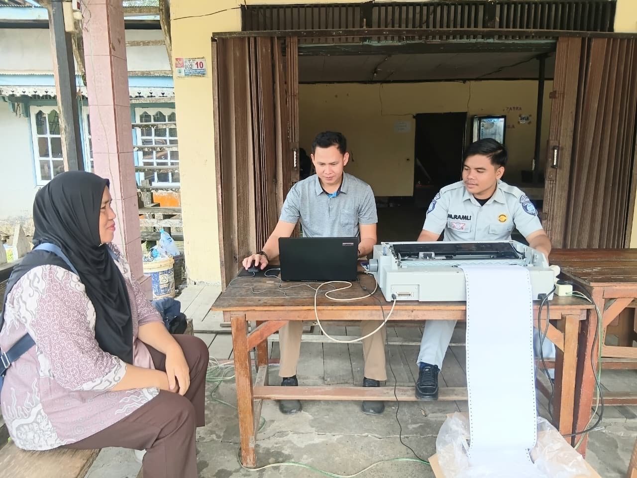 Jasa Raharja Sintang Turut Serta Mendorong Samsat Gokatan Agar Dapat Menjangkau Daerah-Daerah Terjauh di Kalimantan Barat Jasa Raharja Sintang Turut Serta Mendorong Samsat Gokatan Agar Dapat Menjangkau Daerah-Daerah Terjauh di Kalimantan Barat