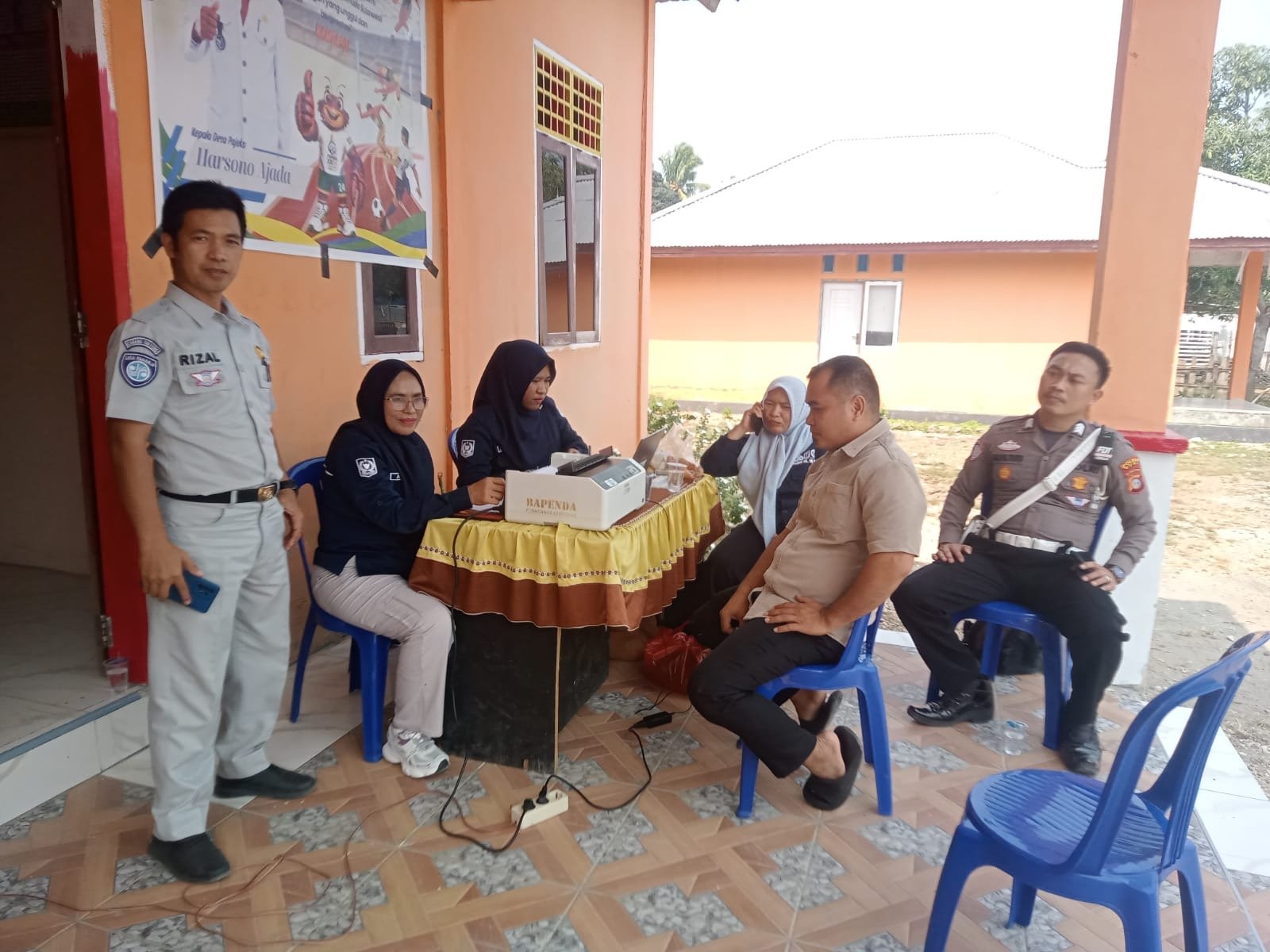 Jasa Raharja Dukung Pelayanan Samsat Keliling di Desa Pajeko, Kecamatan Momunu Jasa Raharja Dukung Pelayanan Samsat Keliling di Desa Pajeko, Kecamatan Momunu