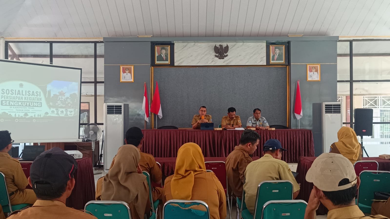 Tim Pembina Samsat Slawi Perkuat Penanganan Tunggakan PKB melalui Sengkuyung Mobile di Talang Tim Pembina Samsat Slawi Perkuat Penanganan Tunggakan PKB melalui Sengkuyung Mobile di Talang