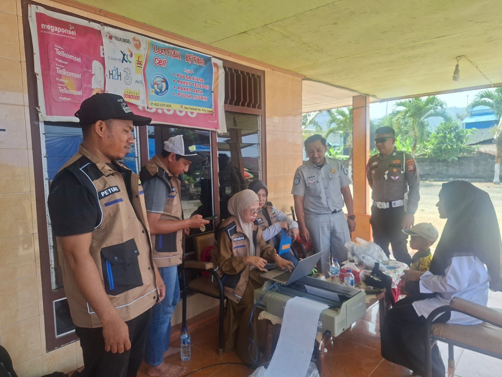 Jasa Raharja Bersama Bapenda dan Kepolisian Hadirkan Layanan Samsat Keliling di Bulagi Jasa Raharja Bersama Bapenda dan Kepolisian Hadirkan Layanan Samsat Keliling di Bulagi