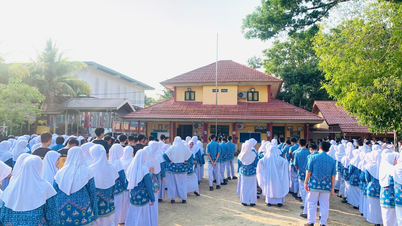 PT Jasa Raharja Cabang Parepare Bersama Bapenda Tingkatkan Kesadaran Guru dan Generasi Muda Akan Pentingnya Tertib Pajak dan Budaya Keselamatan Berlalu Lintas di SMAN 5 Parepare
