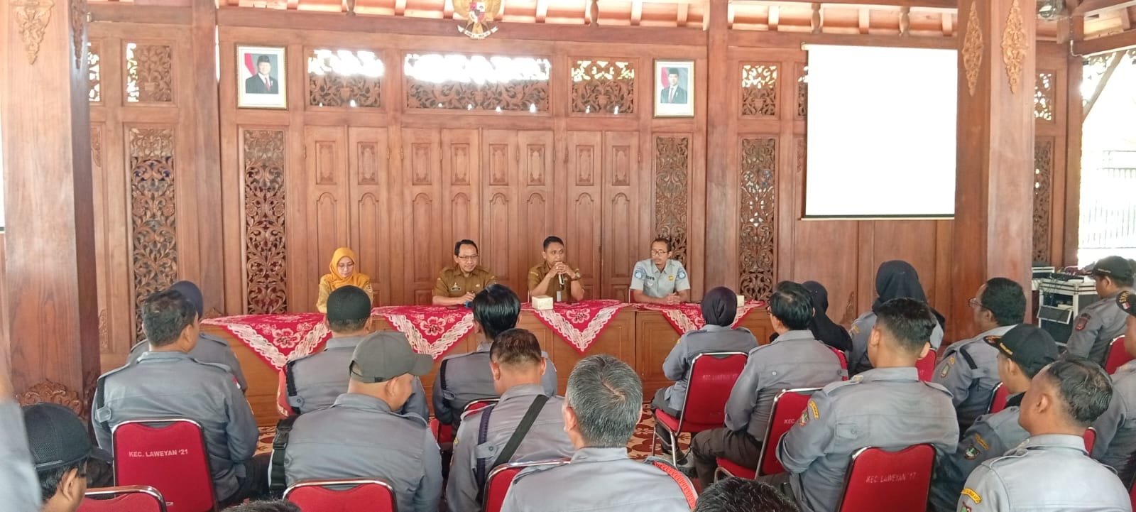 Tim Pembina Samsat Surakarta Perkuat Kolaborasi Sengkuyung bersama Linmas Kecamatan Laweyan