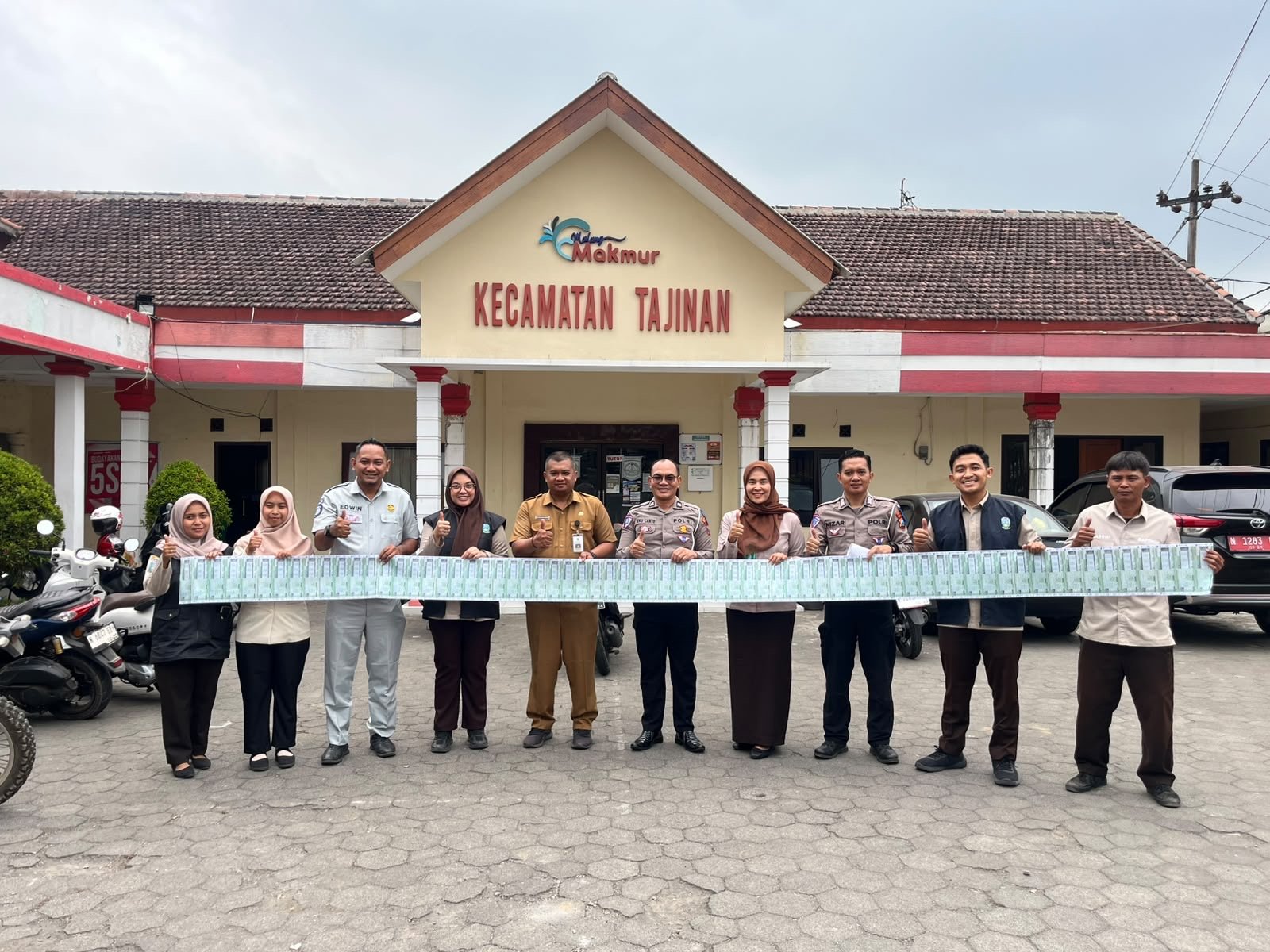 Samsat JEMPOL MASE Hadir di Tajinan, Wajib Pajak Dapatkan Voucher Planet Ban dan Sovenir Samsat JEMPOL MASE Hadir di Tajinan, Wajib Pajak Dapatkan Voucher Planet Ban dan Sovenir